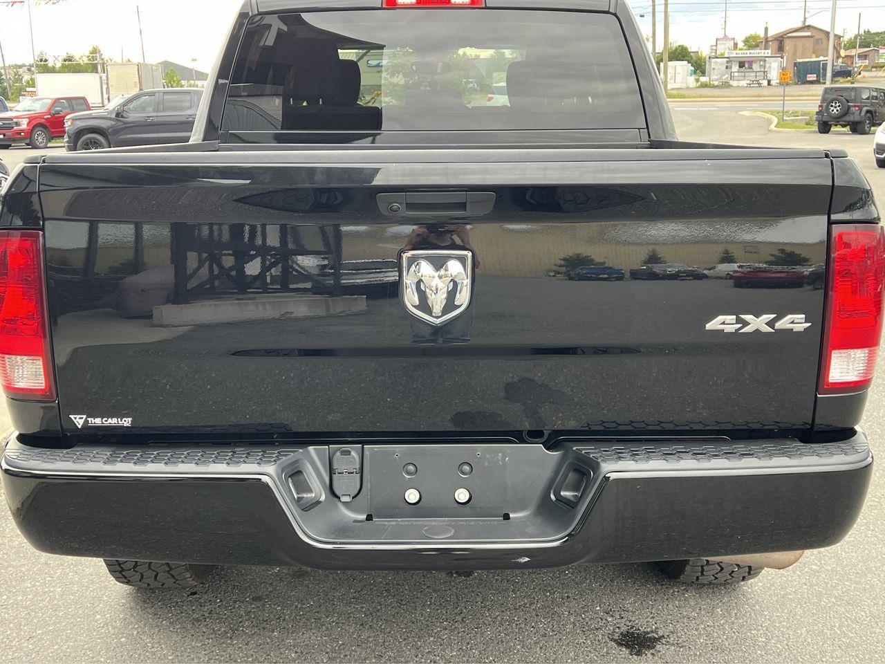 2022 RAM 1500 Classic Tradesman 4X4, HEATED SEATS, BACK UP CAM, CRUISE CONTROL, BLUETOOTH, CRUISE CONTROL!! Photo