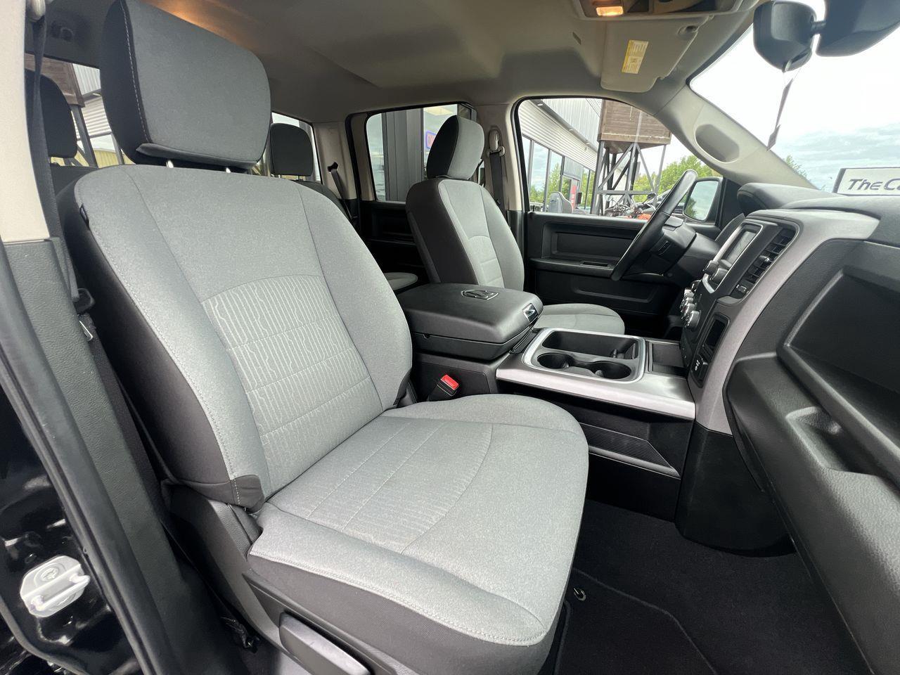 2022 RAM 1500 Classic Tradesman 4X4, HEATED SEATS, BACK UP CAM, CRUISE CONTROL, BLUETOOTH, CRUISE CONTROL!! Photo