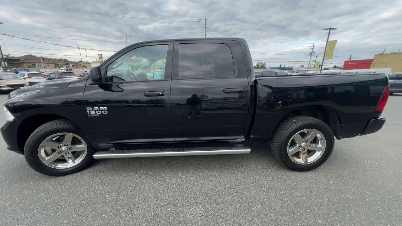 2022 RAM 1500 Classic Tradesman 4X4, HEATED SEATS, BACK UP CAM, CRUISE CONTROL, BLUETOOTH, CRUISE CONTROL!! Photo