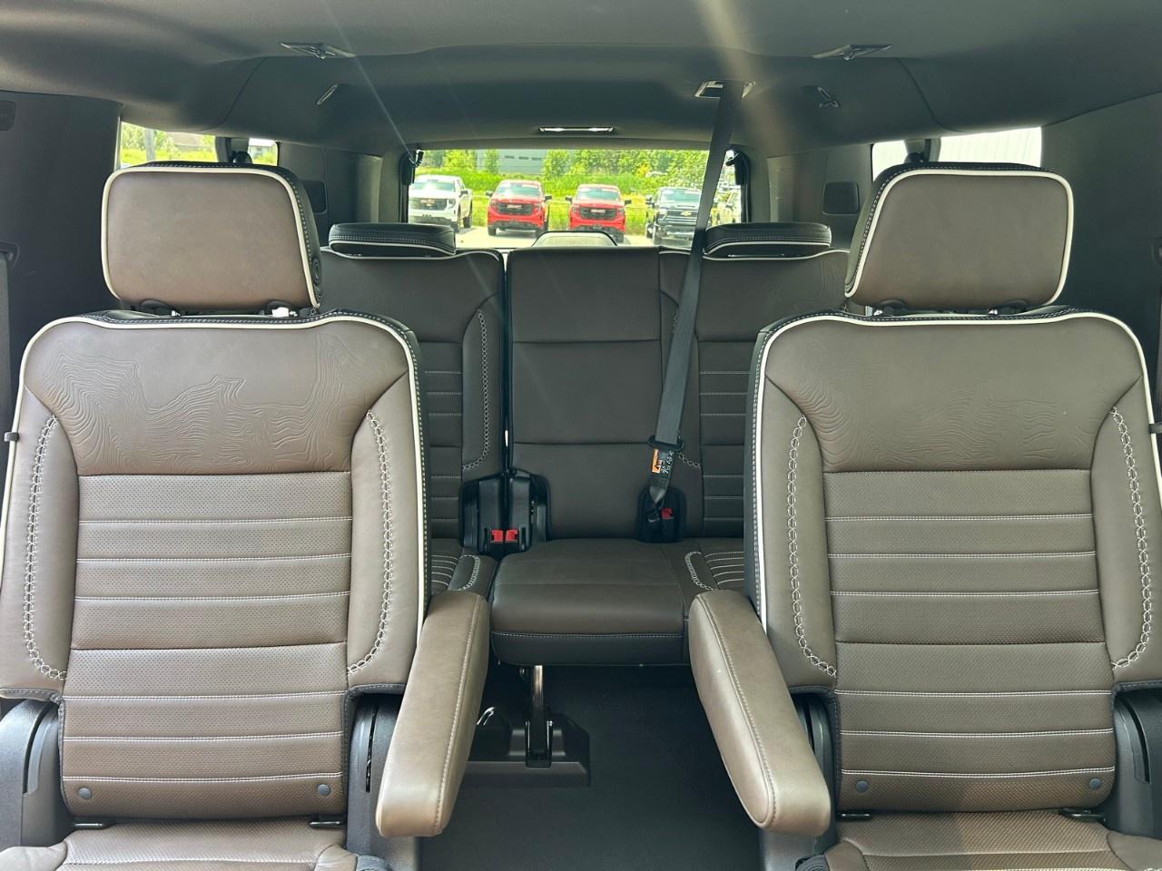 2026 GMC Yukon XL 4WD 4DR DENALI ULTIMATE Photo