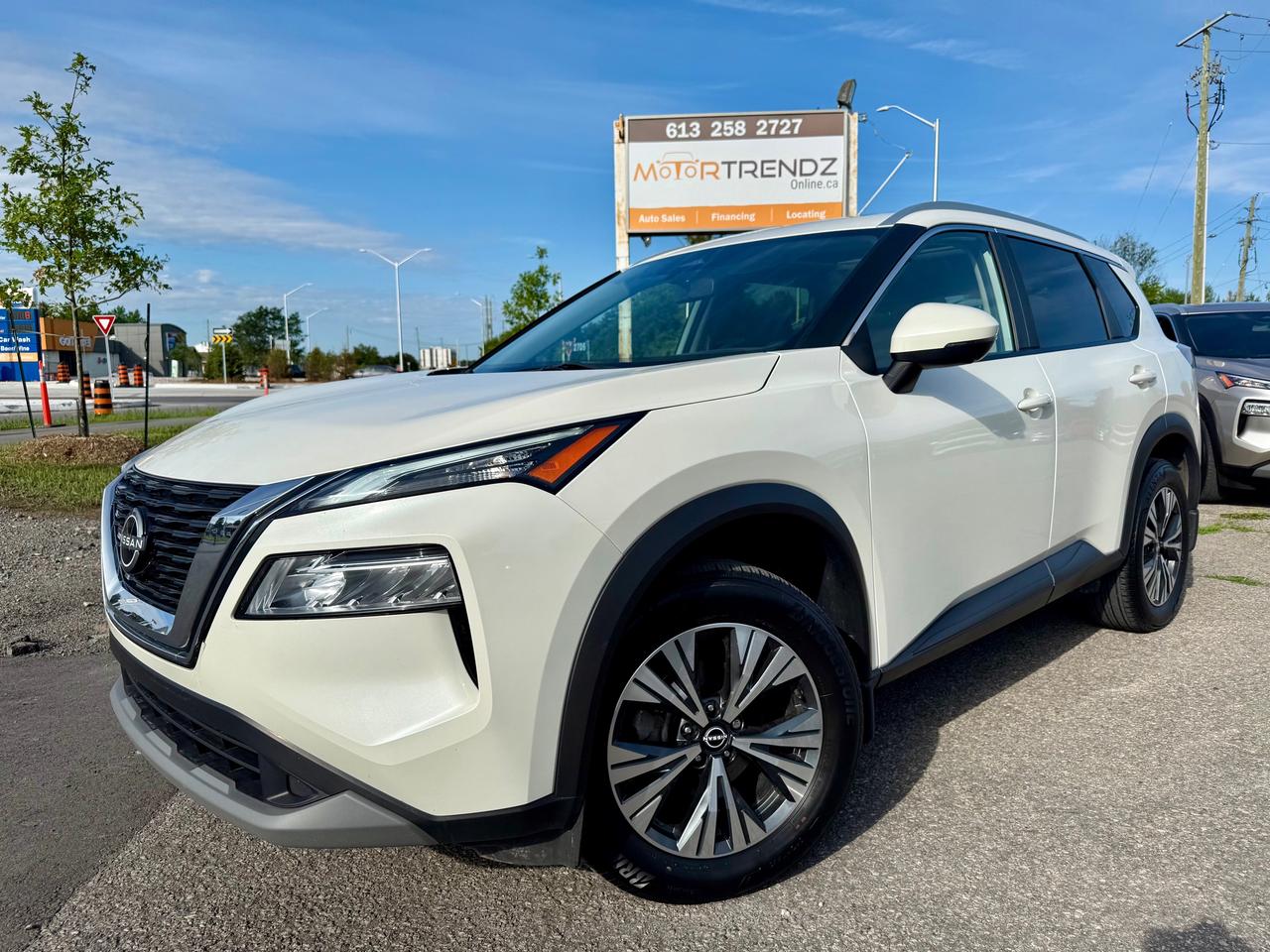 2023 Nissan Rogue SV Moonroof Sunroof! AutoStart! CarPlay! Photo