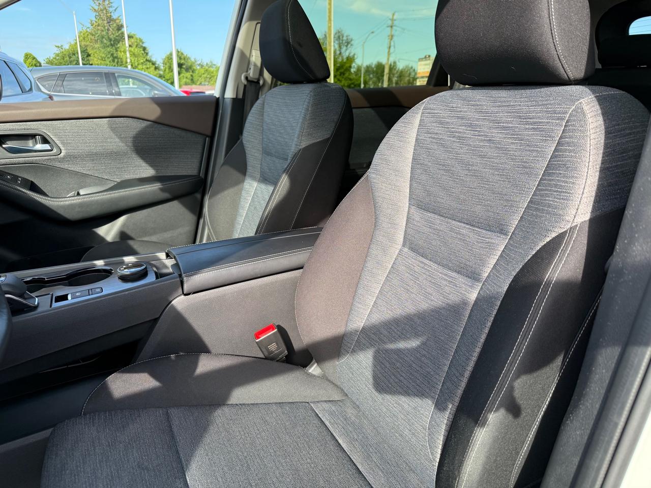 2023 Nissan Rogue SV Moonroof Sunroof! AutoStart! CarPlay! Photo