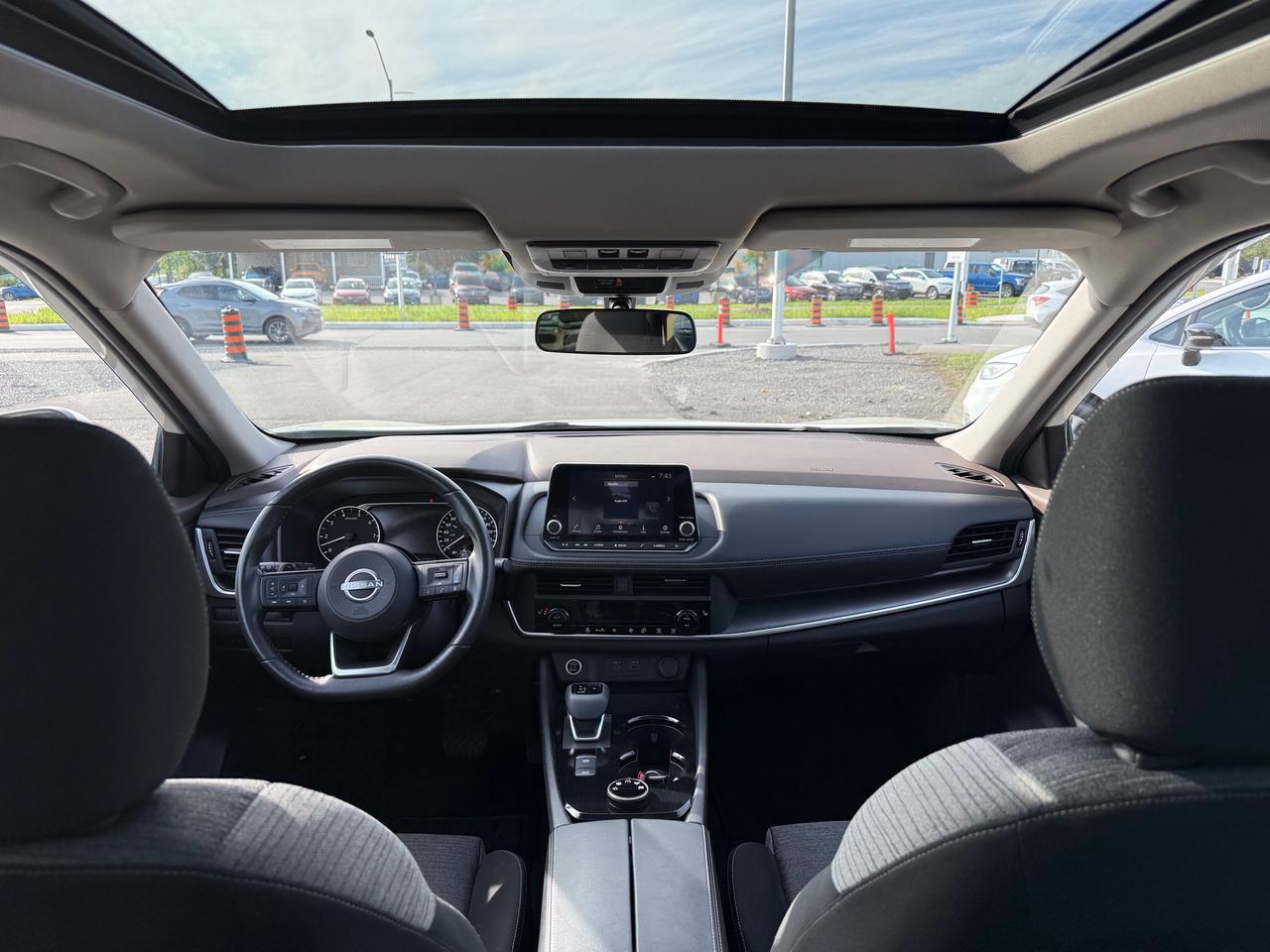 2023 Nissan Rogue SV Moonroof Sunroof! AutoStart! CarPlay! Photo
