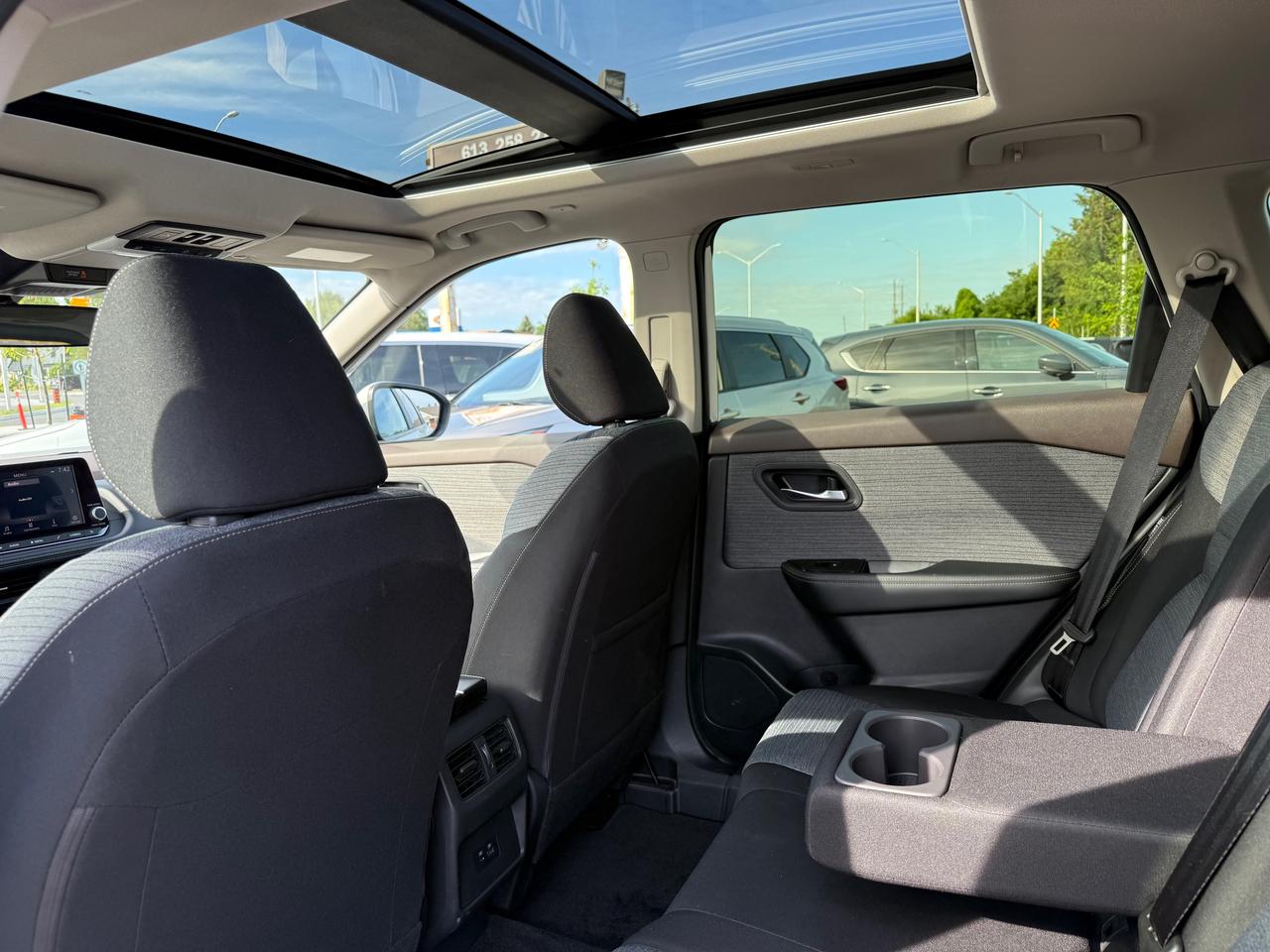 2023 Nissan Rogue SV Moonroof Sunroof! AutoStart! CarPlay! Photo