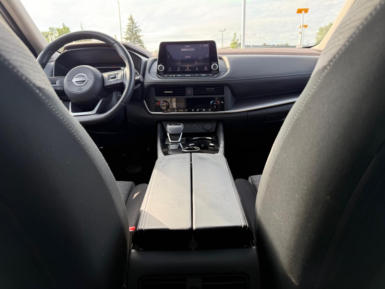 2023 Nissan Rogue SV Moonroof Sunroof! AutoStart! CarPlay! Photo