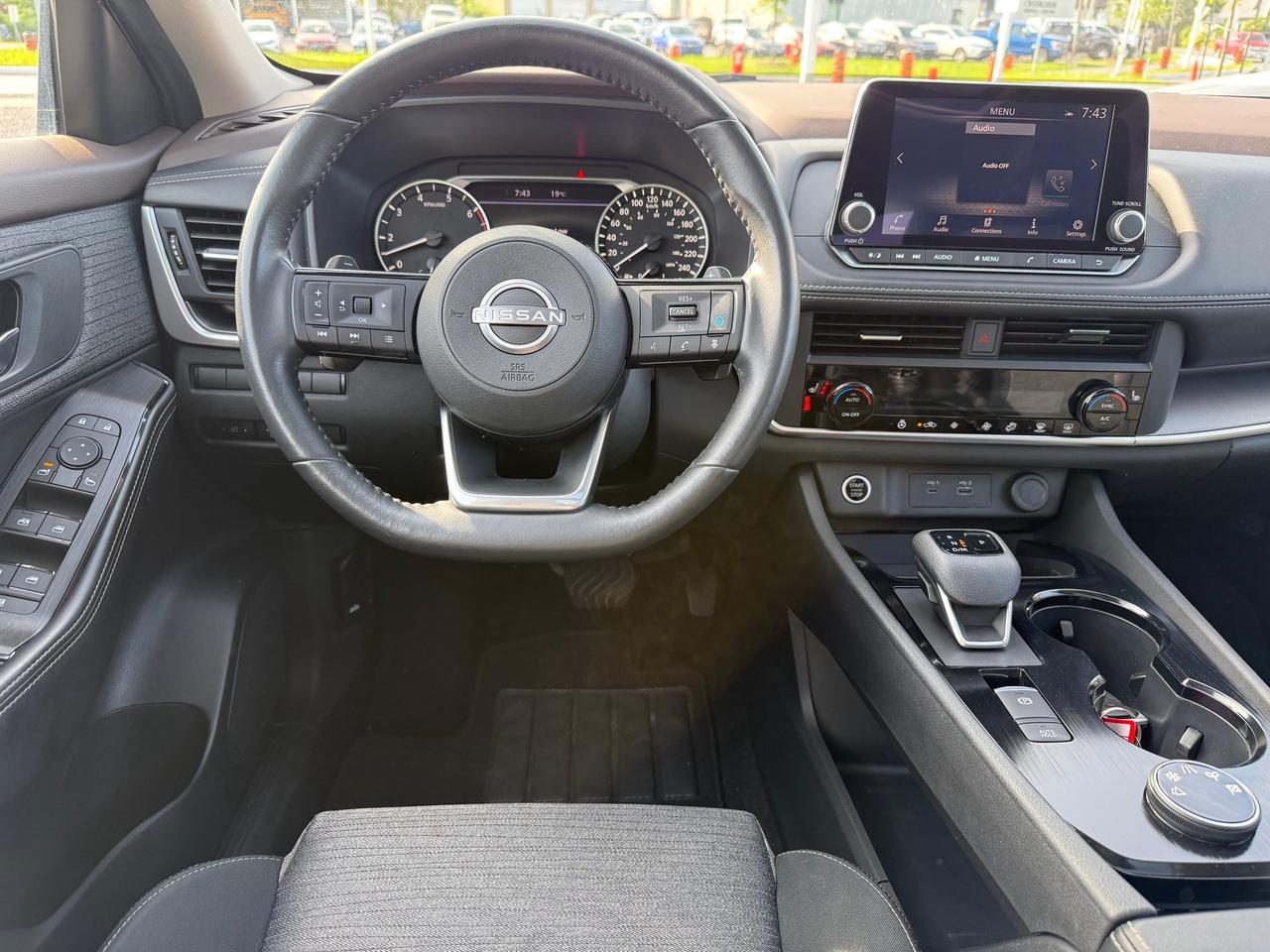2023 Nissan Rogue SV Moonroof Sunroof! AutoStart! CarPlay! Photo