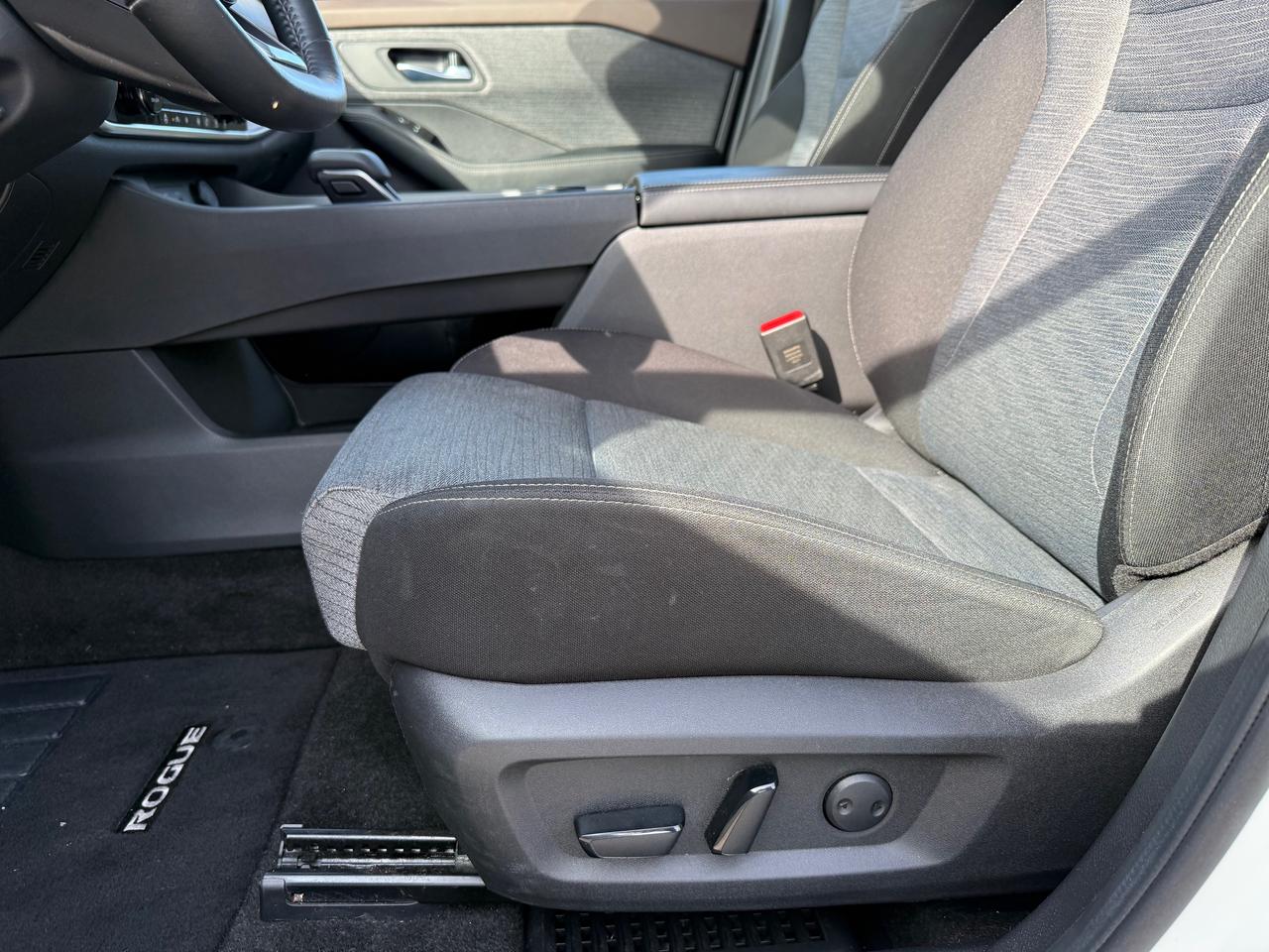2023 Nissan Rogue SV Moonroof Sunroof! AutoStart! CarPlay! Photo