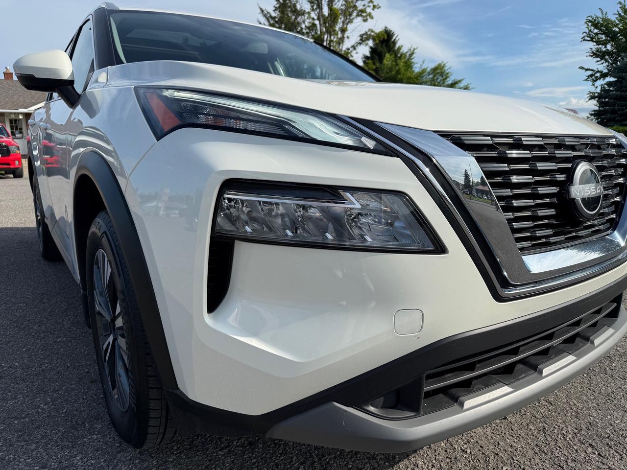 2023 Nissan Rogue SV Moonroof Sunroof! AutoStart! CarPlay! Photo