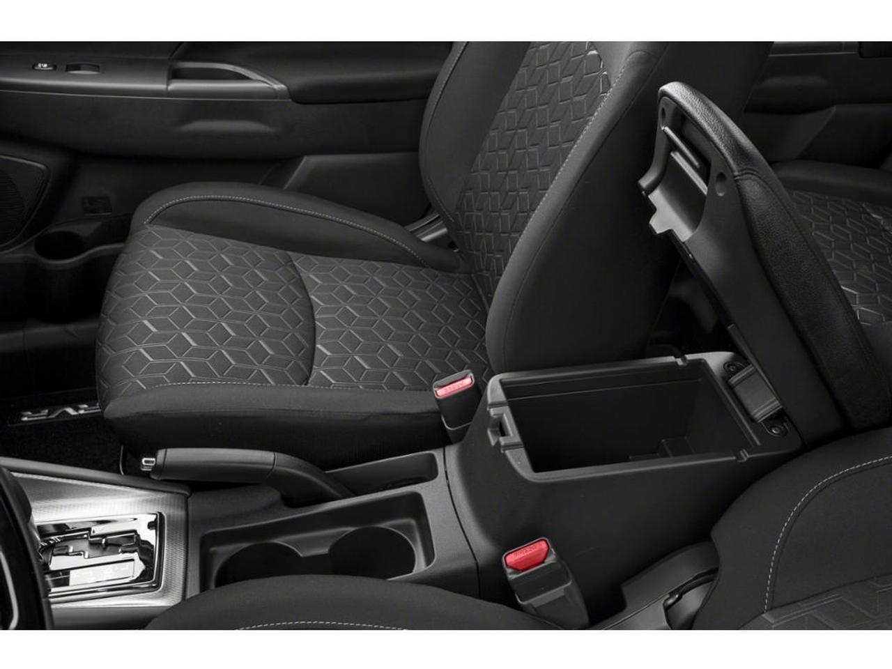 2026 Mitsubishi RVR ES Photo