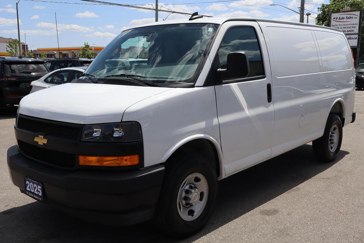 2025 Chevrolet Express Cargo Van RWD 2500 135" Photo2