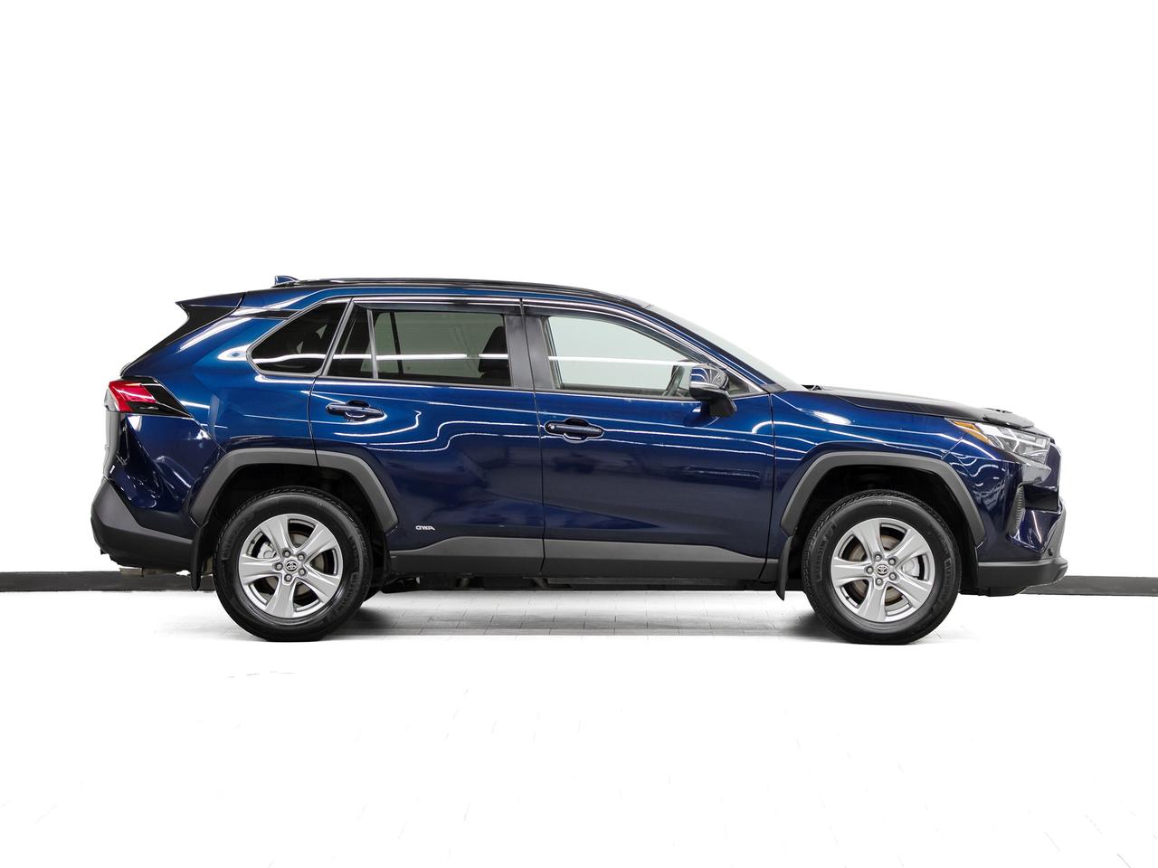 2022 Toyota RAV4 HYBRID XLE AWD | Sunroof | Heated Seats | CarPlay