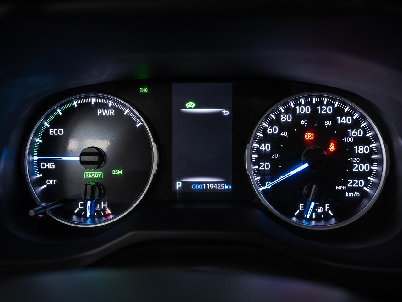 2022 Toyota RAV4 HYBRID XLE AWD | Sunroof | Heated Seats | CarPlay