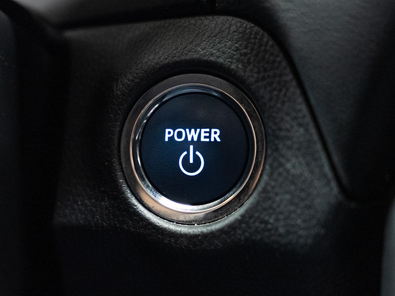 2022 Toyota RAV4 HYBRID XLE AWD | Sunroof | Heated Seats | CarPlay