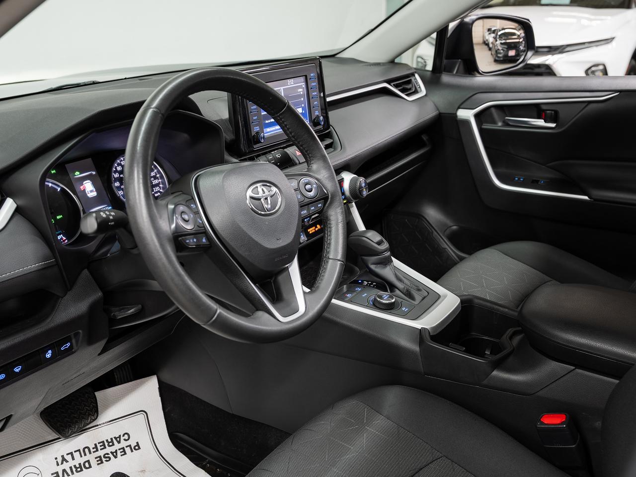 2022 Toyota RAV4 HYBRID XLE AWD | Sunroof | Heated Seats | CarPlay