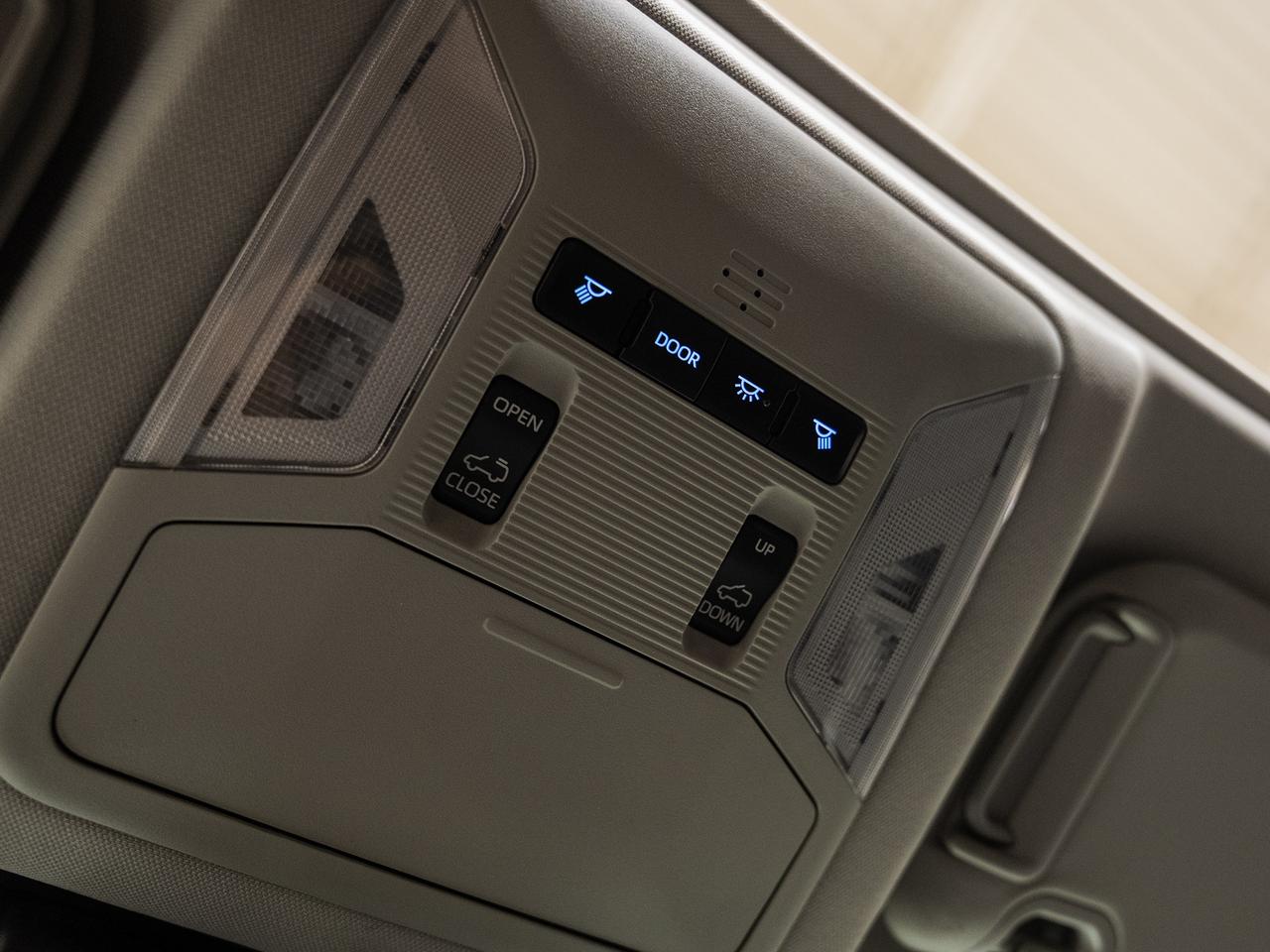 2022 Toyota RAV4 HYBRID XLE AWD | Sunroof | Heated Seats | CarPlay