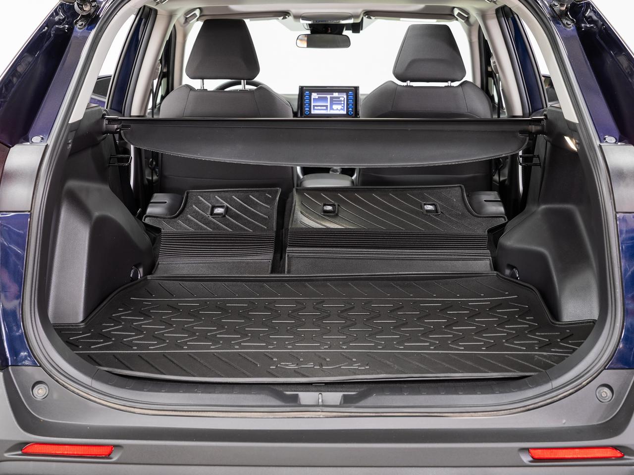 2022 Toyota RAV4 HYBRID XLE AWD | Sunroof | Heated Seats | CarPlay