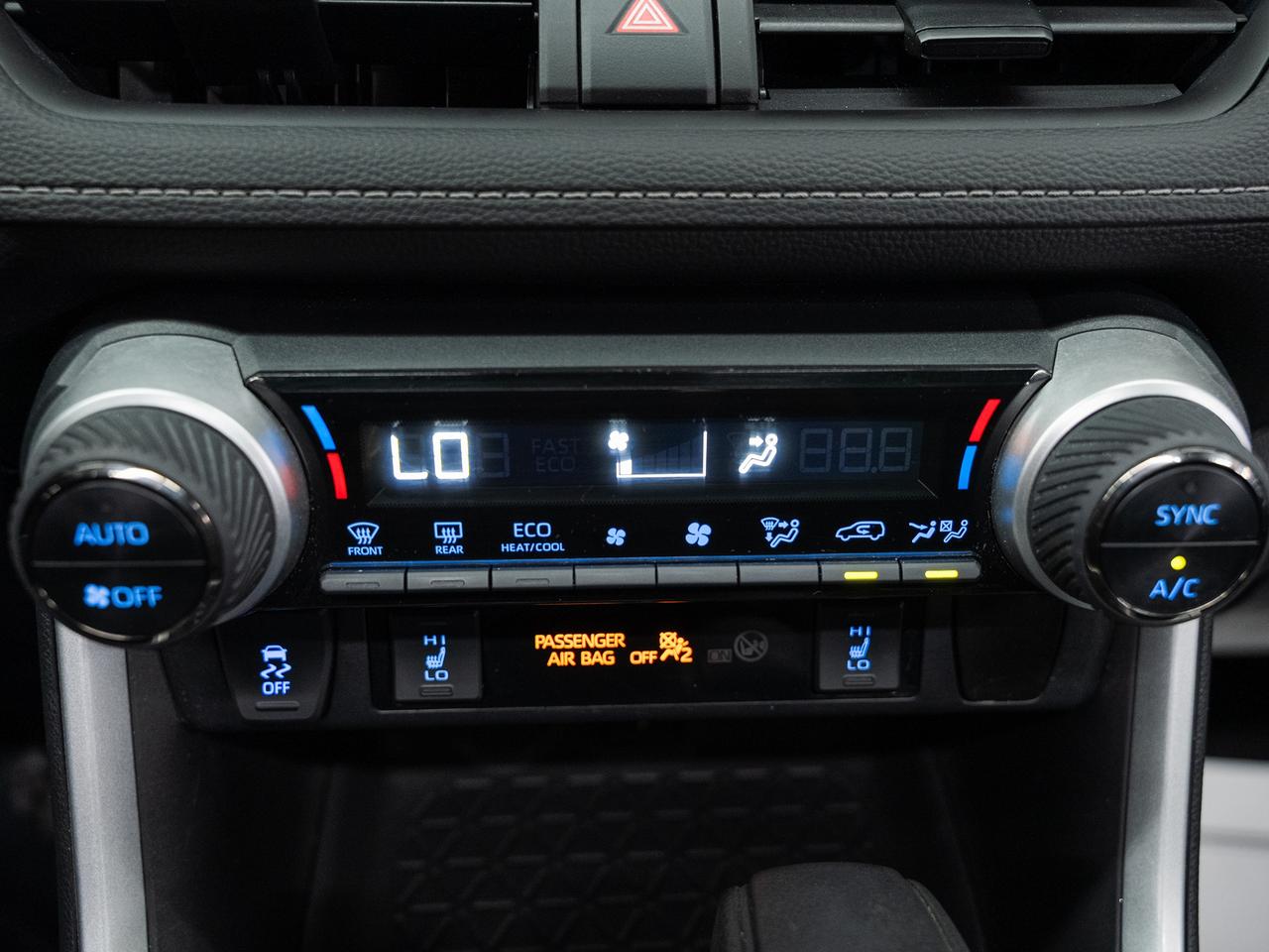 2022 Toyota RAV4 HYBRID XLE AWD | Sunroof | Heated Seats | CarPlay