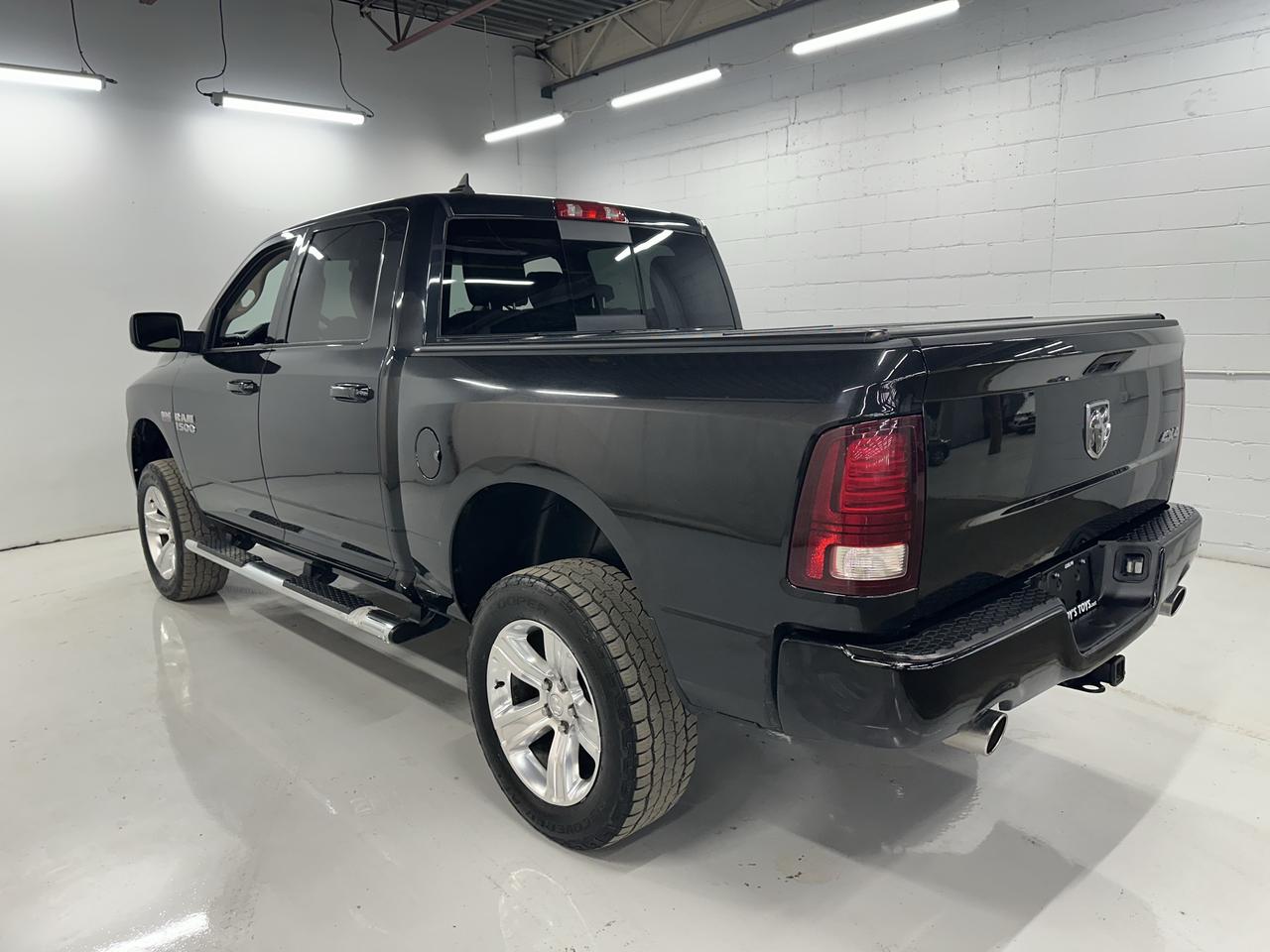 2018 RAM 1500 SPORT Photo23