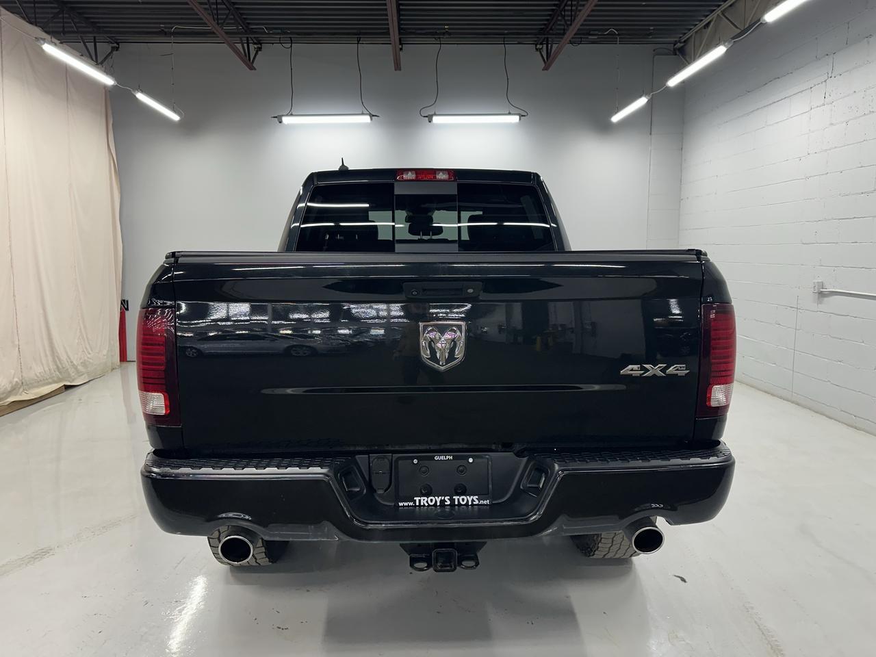 2018 RAM 1500 SPORT Photo5
