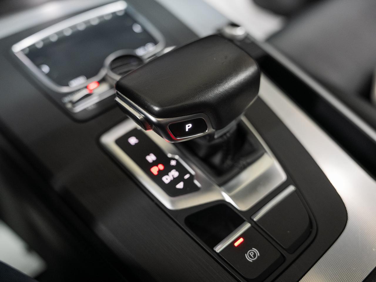 2020 Audi Q5 TECHNIK 55 PHEV AWD | Nav | Panoroof | CarPlay