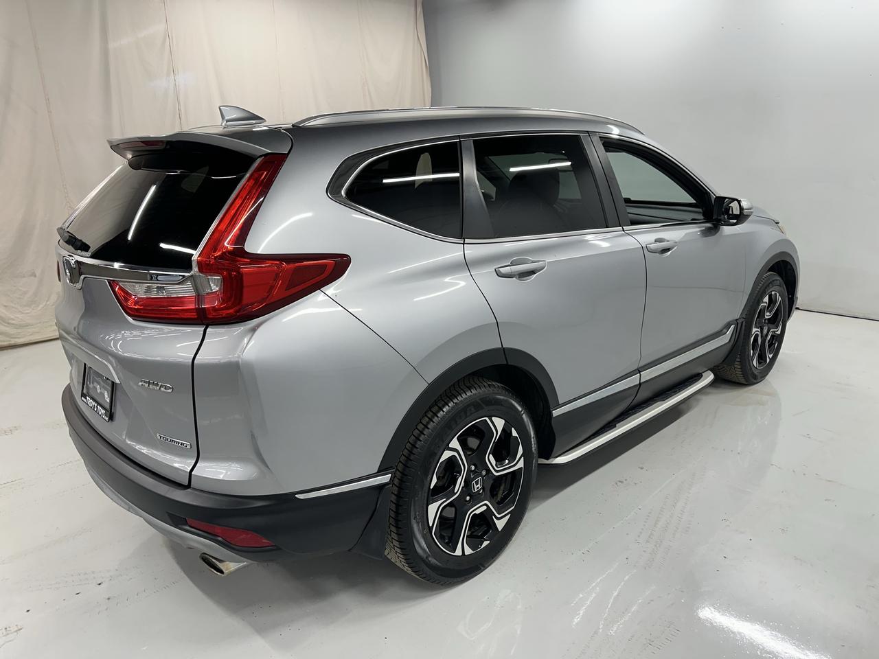 2017 Honda CR-V Touring Photo6