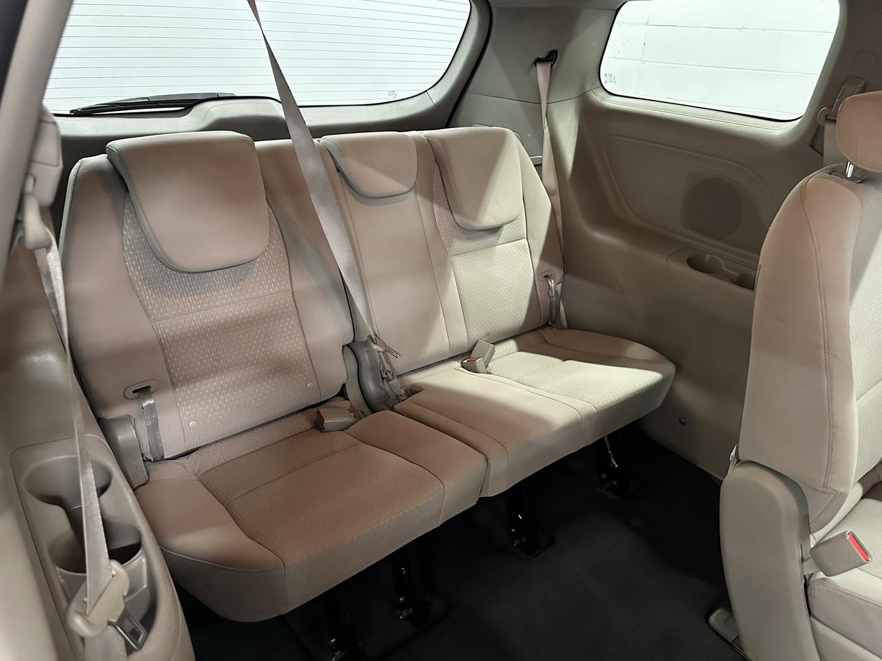 2017 Kia Sedona LX Photo31