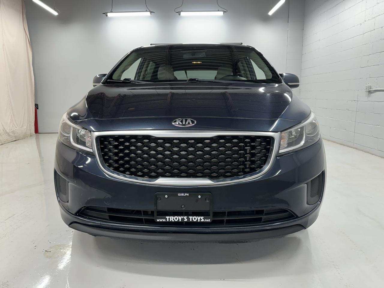 2017 Kia Sedona LX Photo23