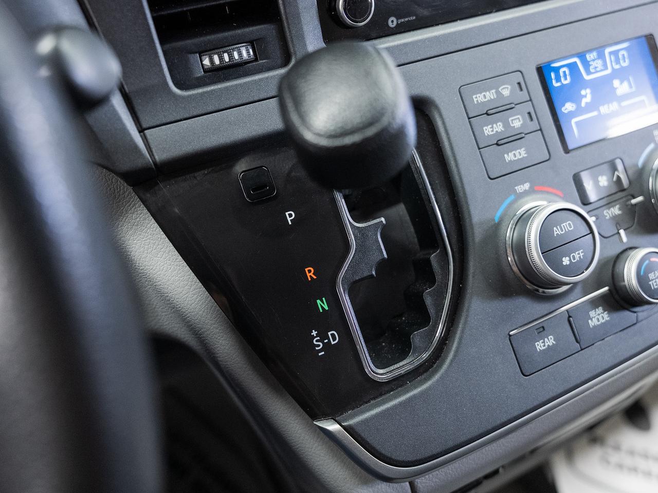 2020 Toyota Sienna LE AWD | 7 Pass | Power Doors | LKAS | CarPlay