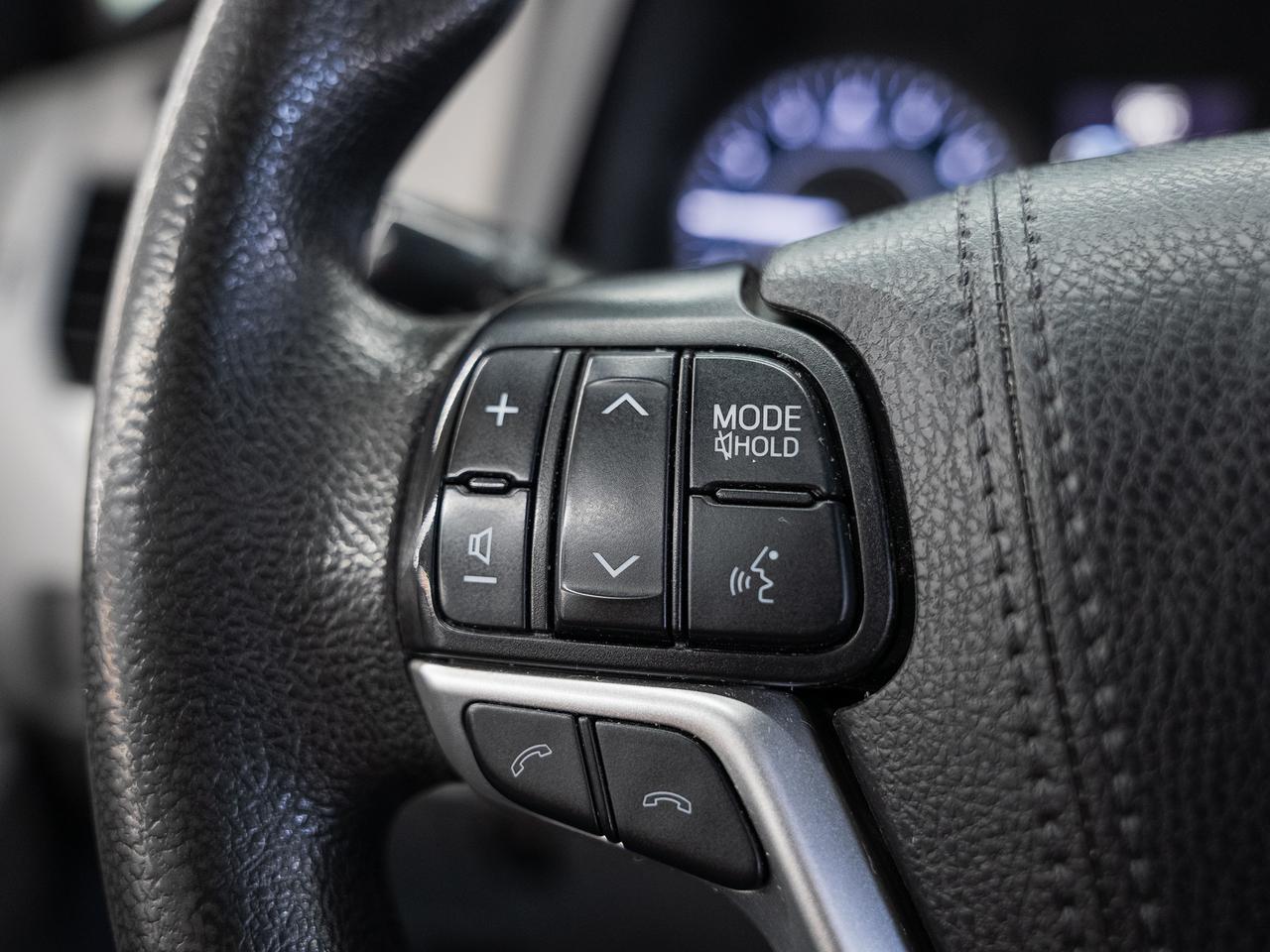 2020 Toyota Sienna LE AWD | 7 Pass | Power Doors | LKAS | CarPlay