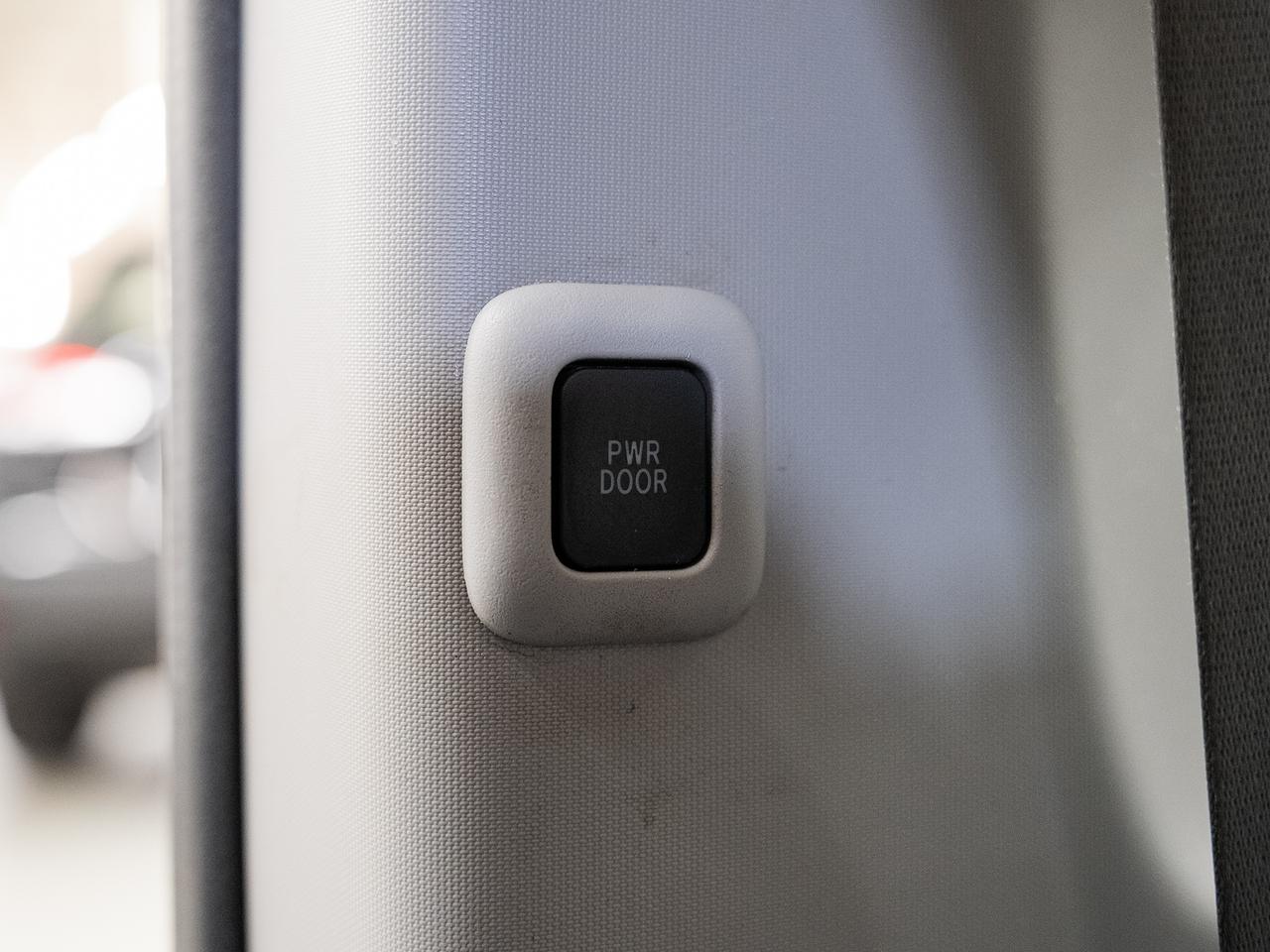 2020 Toyota Sienna LE AWD | 7 Pass | Power Doors | LKAS | CarPlay