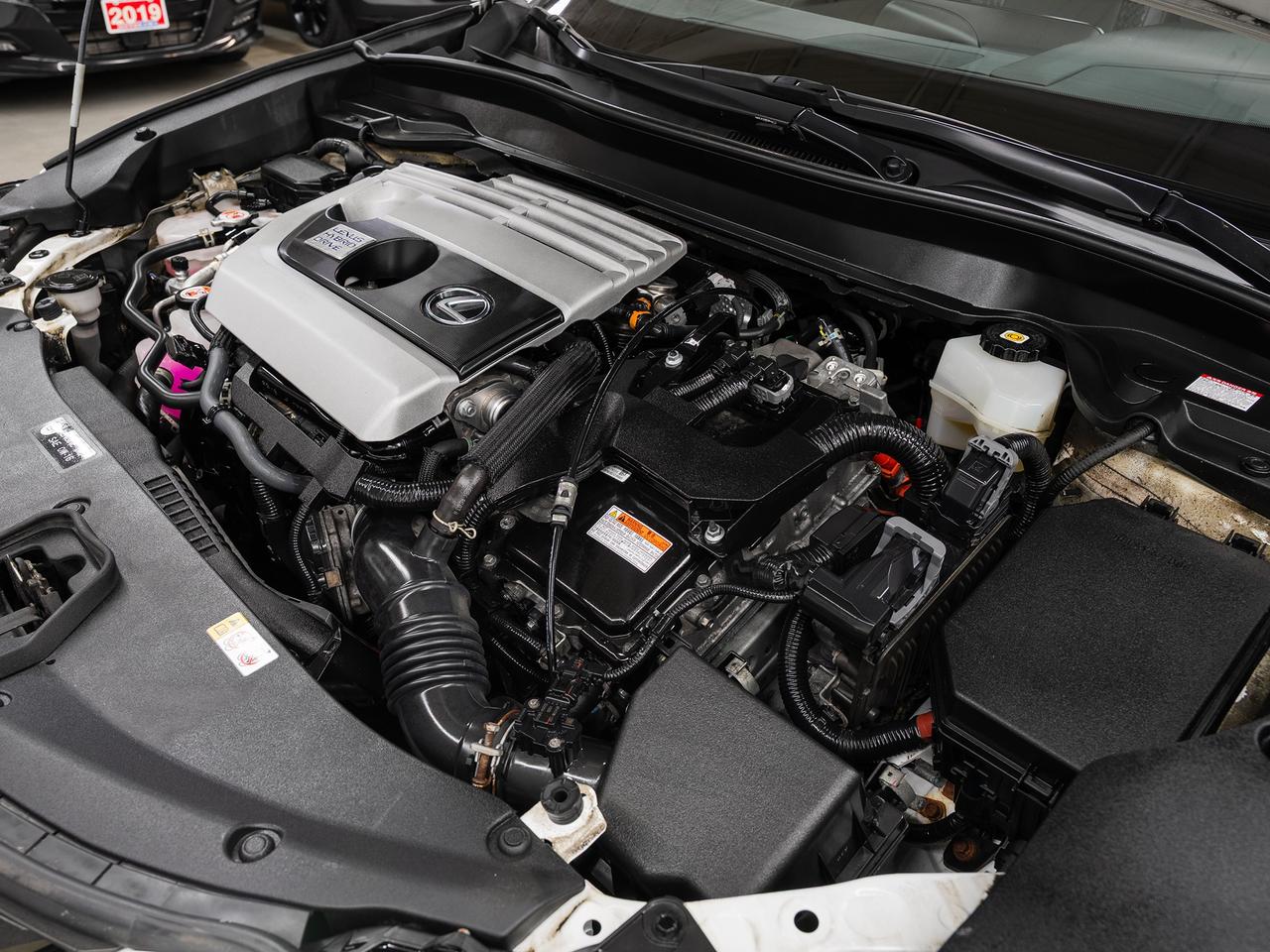 2021 Lexus UX 250 HYBRID AWD | Sunroof | Leather | BSM | CarPlay