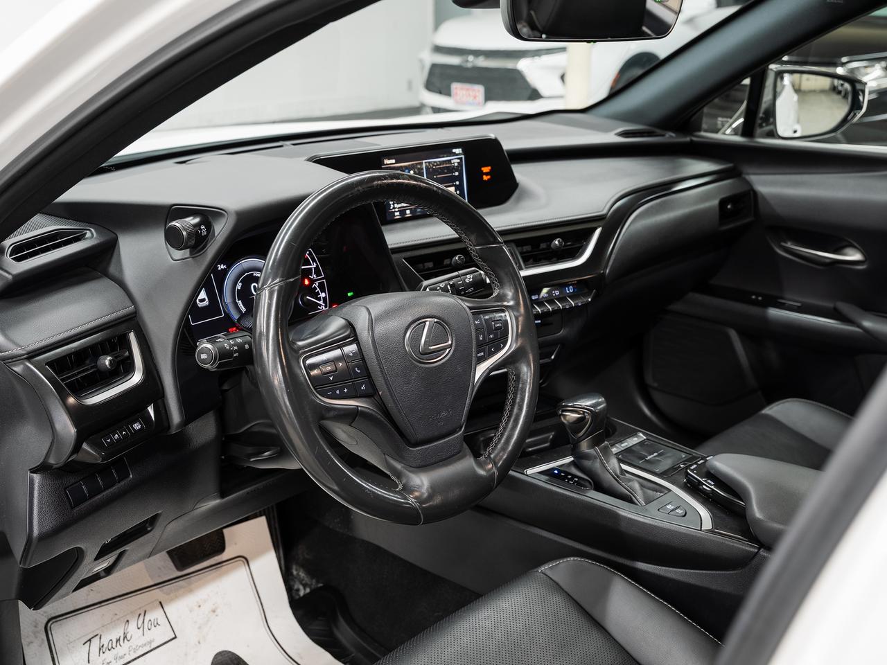 2021 Lexus UX 250 HYBRID AWD | Sunroof | Leather | BSM | CarPlay