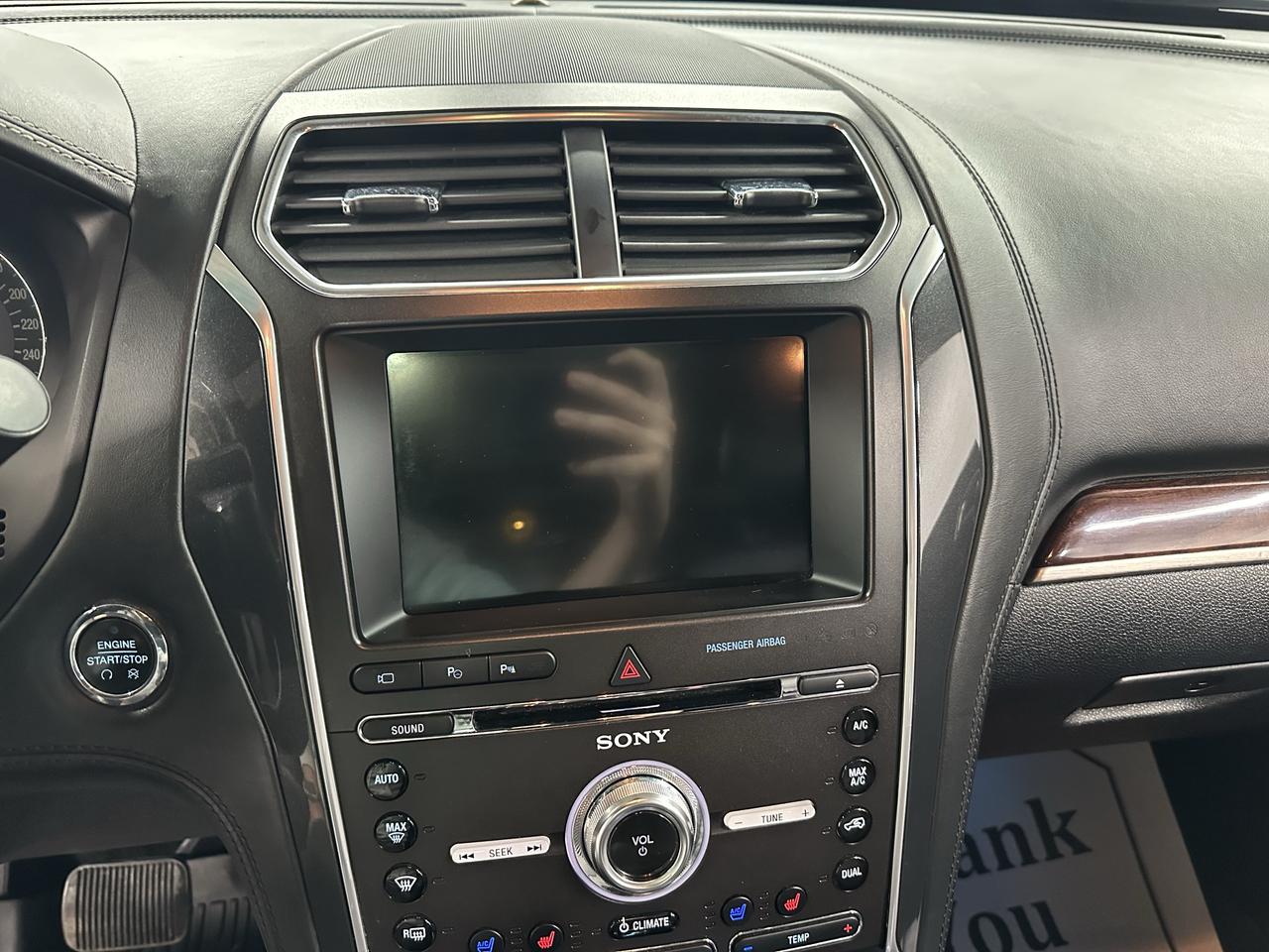 2017 Ford Explorer Platinum Photo16