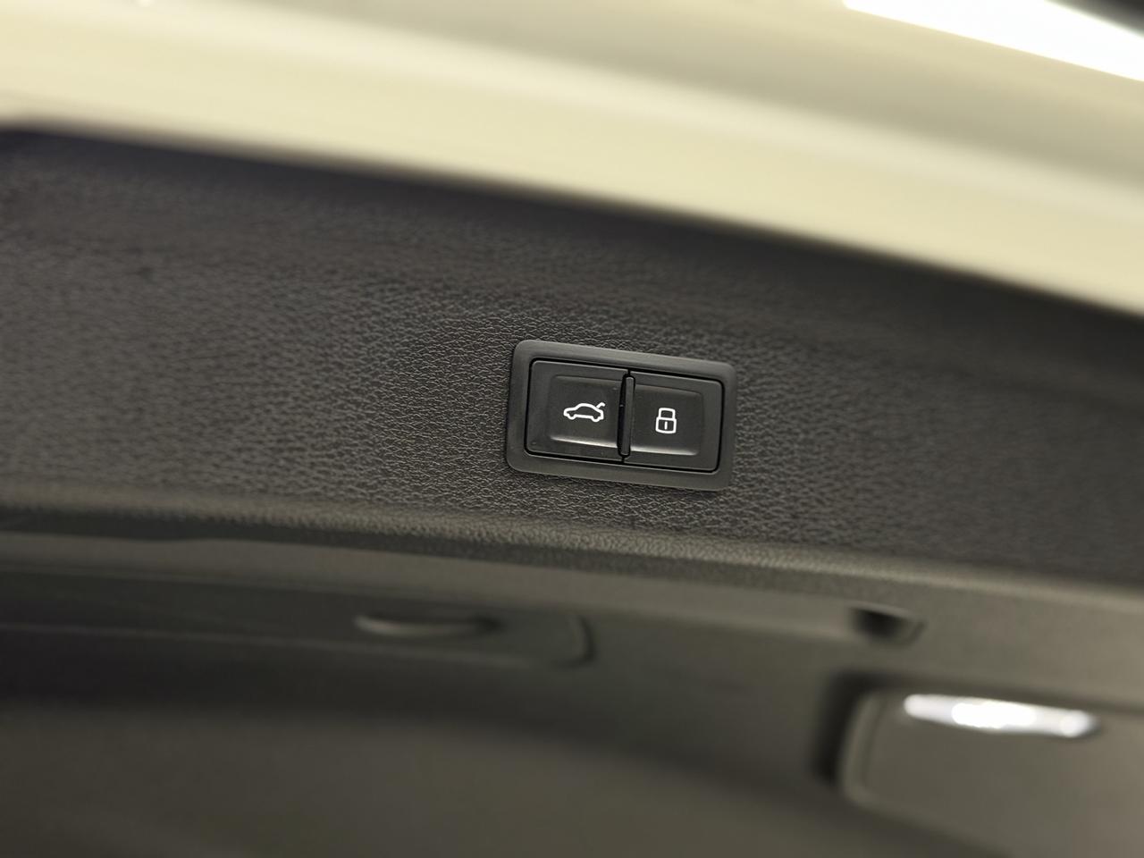 2020 Audi Q3 TECHNIK|S-LINE|NAV|360CAM|LDW|BSM|B&O SOUND|PANO| Photo