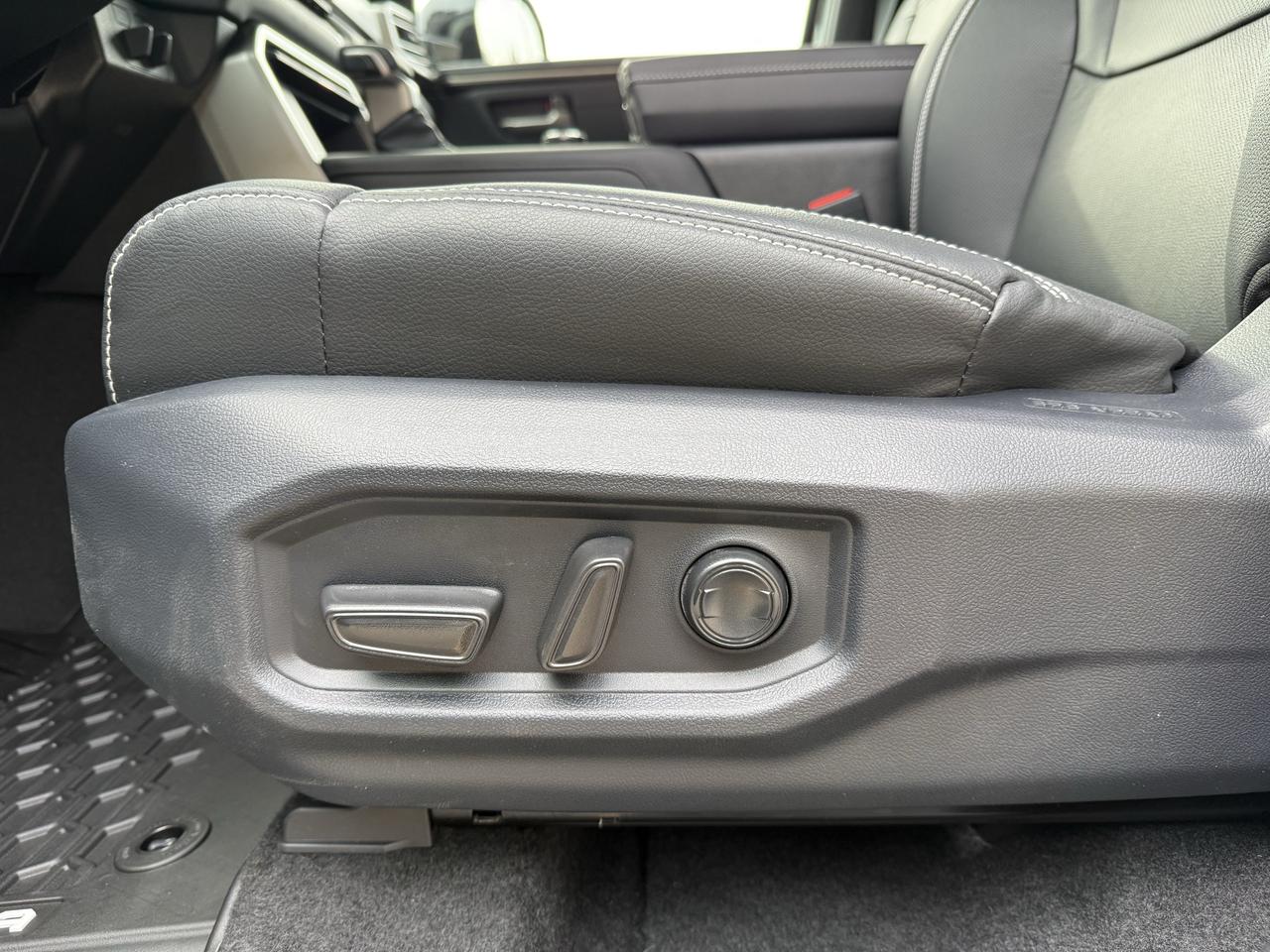 2026 Toyota Tundra Hybrid CrewMax Limited Nightshade Photo