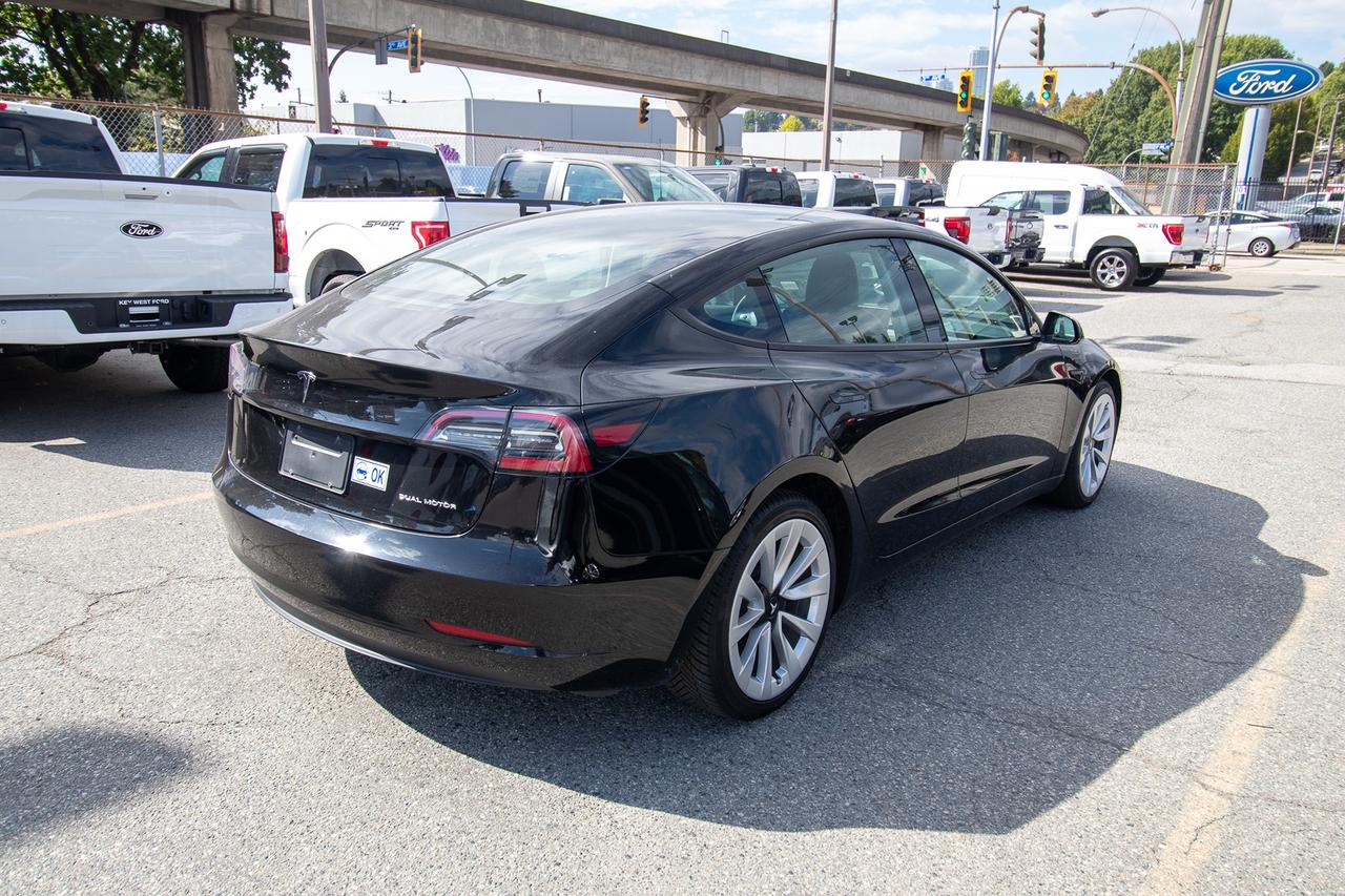 2023 Tesla Model 3 Long Range AWD Photo4