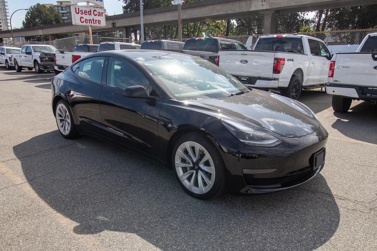 2023 Tesla Model 3 Long Range AWD Photo3