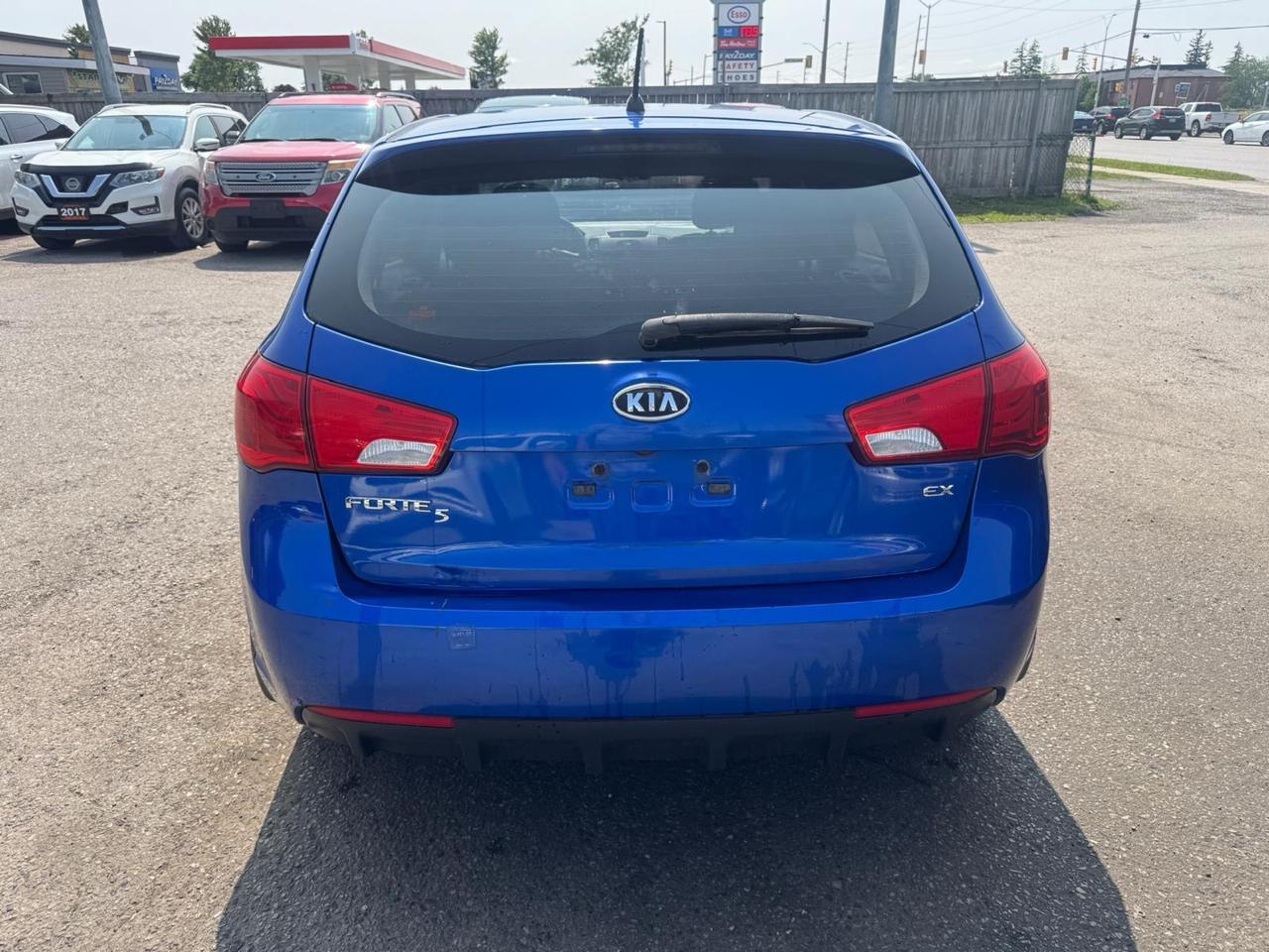 2012 Kia Forte5 EX, FUEL SAVER, AUTO, CERTIFIED Photo