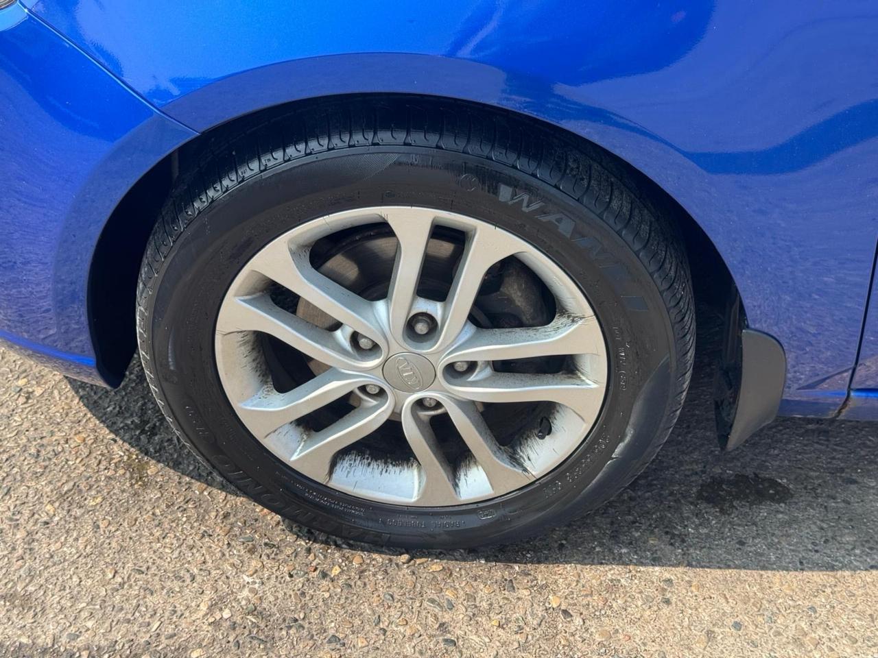 2012 Kia Forte5 EX, FUEL SAVER, AUTO, CERTIFIED Photo