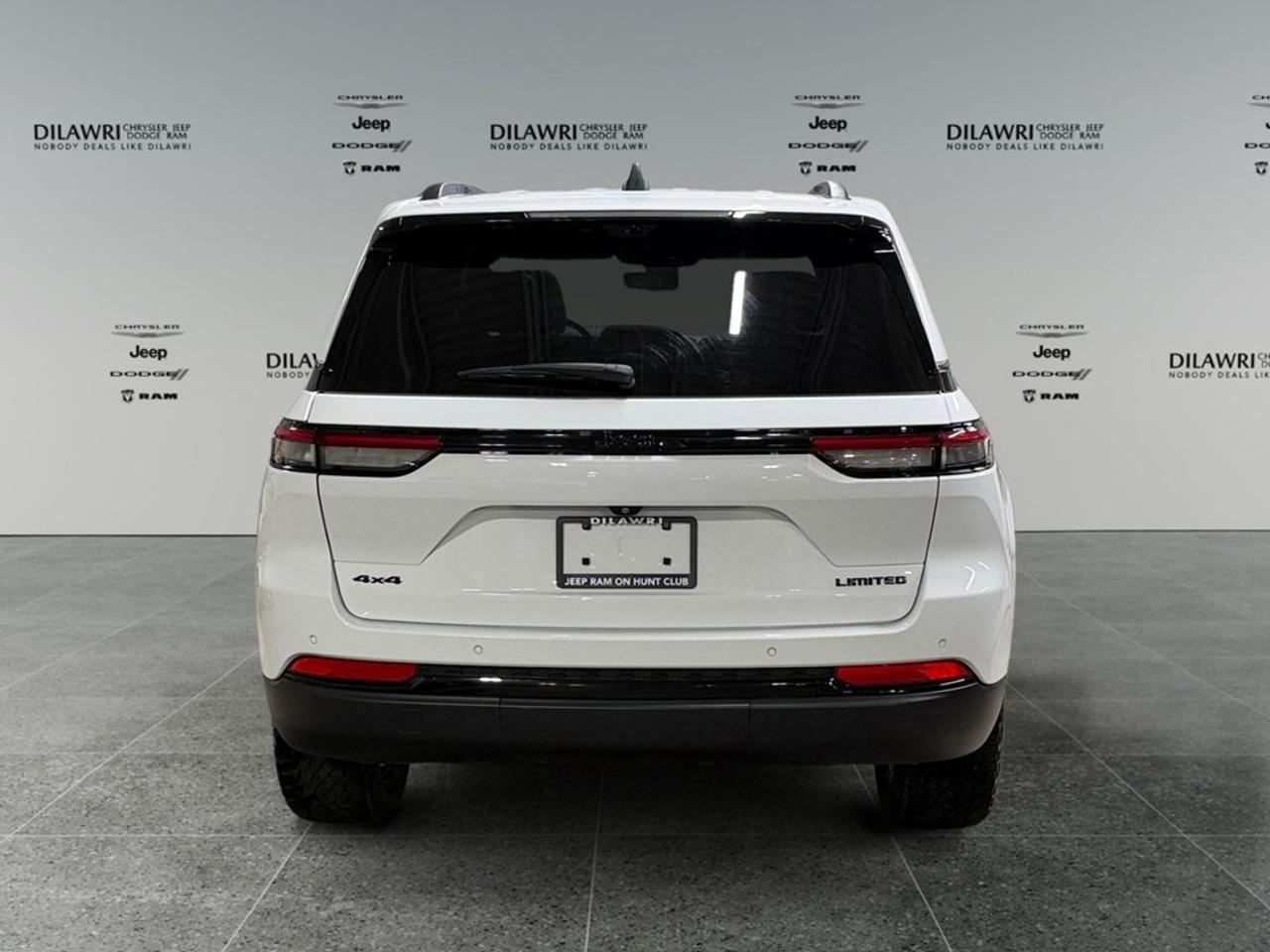 2024 Jeep Grand Cherokee LIMITED 4X4 Photo