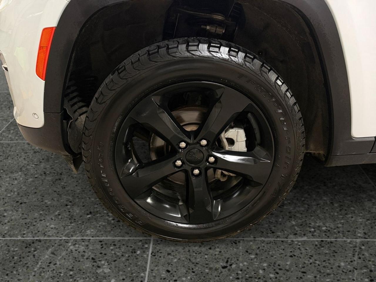 2024 Jeep Grand Cherokee LIMITED 4X4 Photo