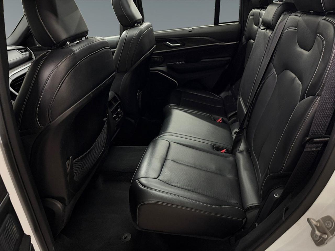 2024 Jeep Grand Cherokee LIMITED 4X4 Photo