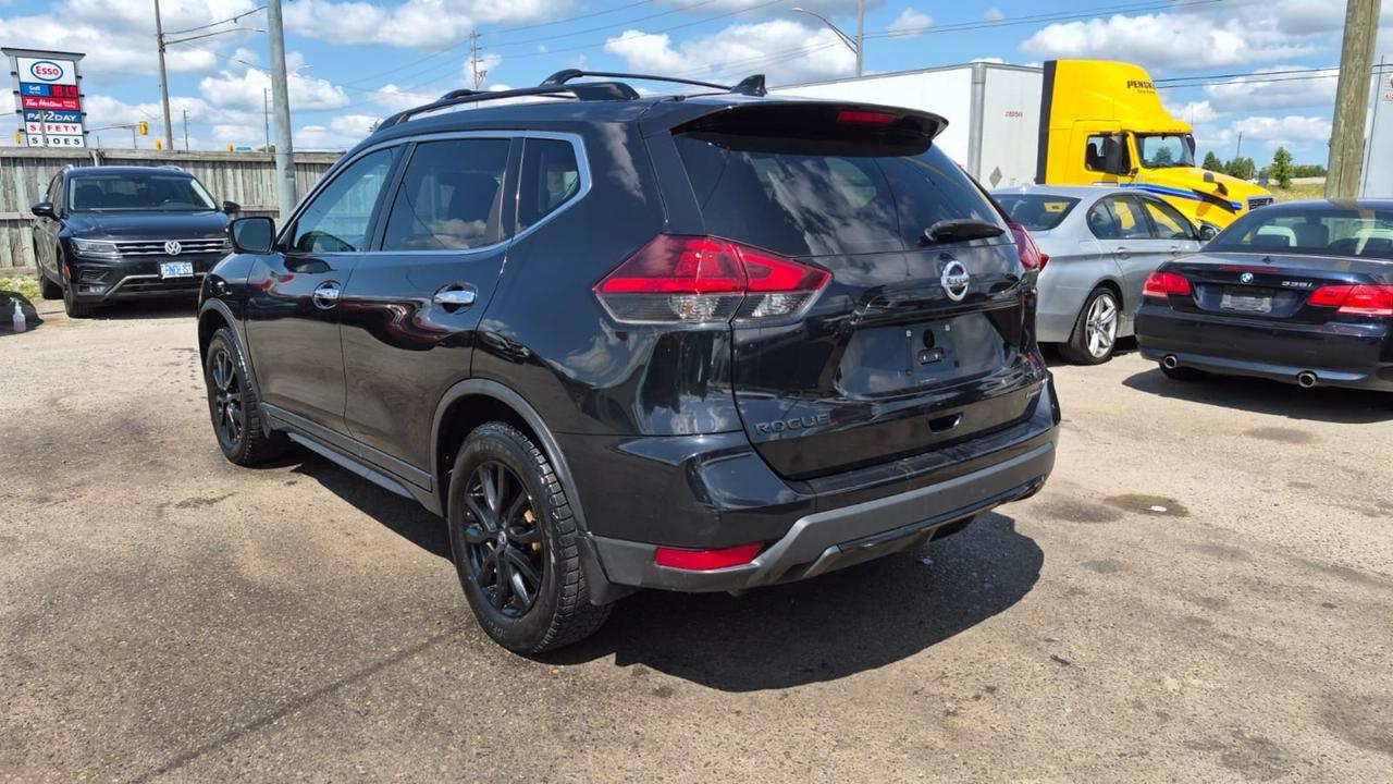 2018 Nissan Rogue SV AWD, BLACK ON BLACK,SUNROOF, CERTIFIED Photo