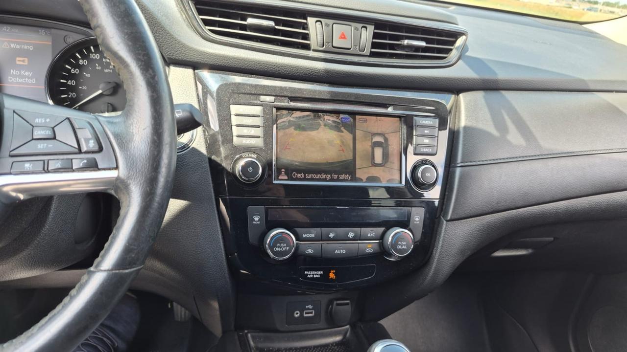 2018 Nissan Rogue SV AWD, BLACK ON BLACK,SUNROOF, CERTIFIED Photo
