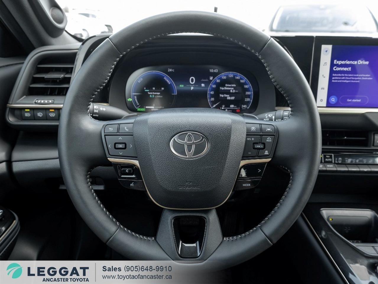 2025 Toyota Crown Signia Limited AWD Photo