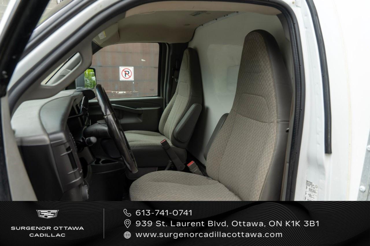 2020 GMC Savana Commercial Cutaway 3500 VAN 177" Photo