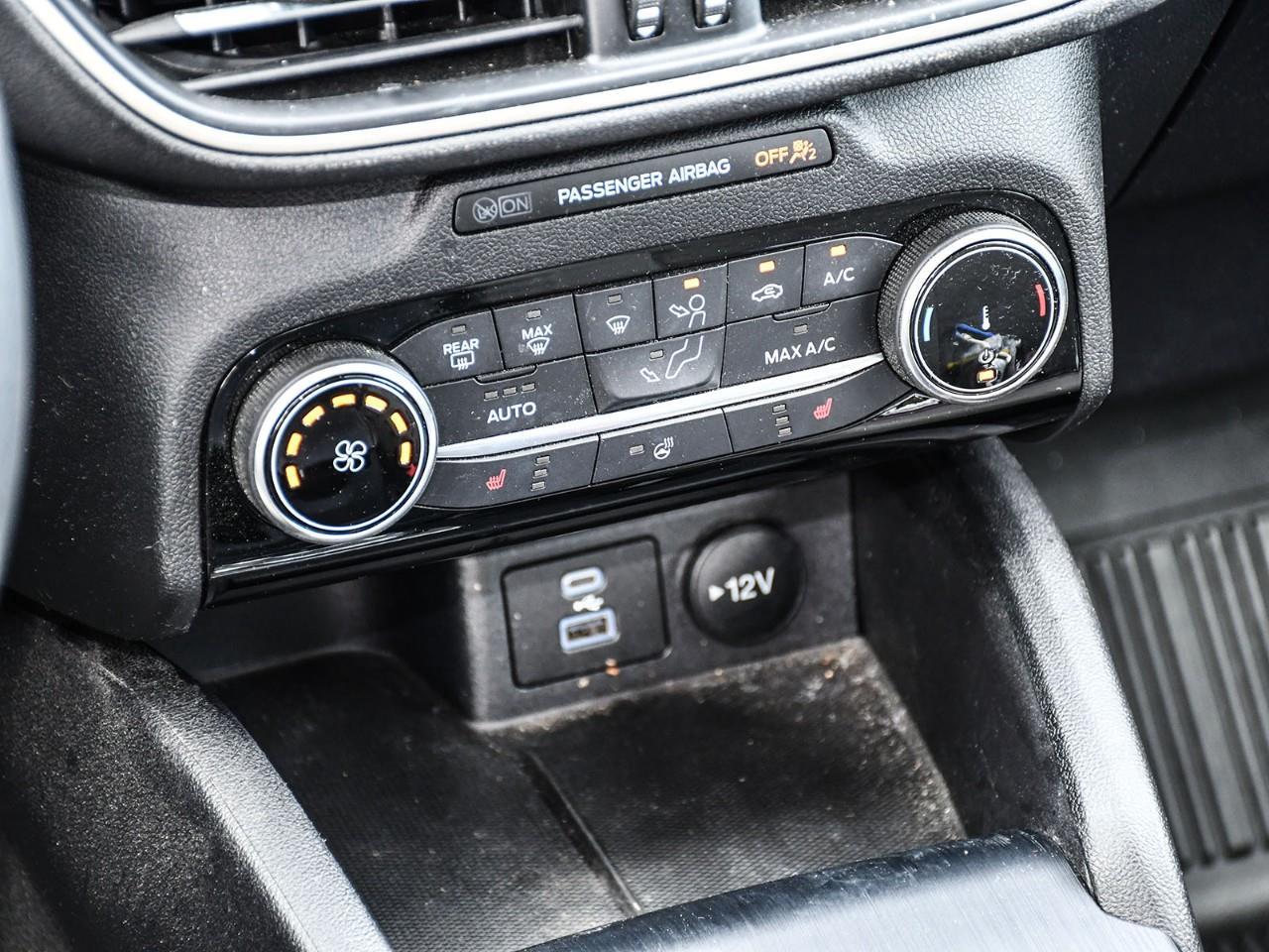 2022 Ford Escape SE Photo