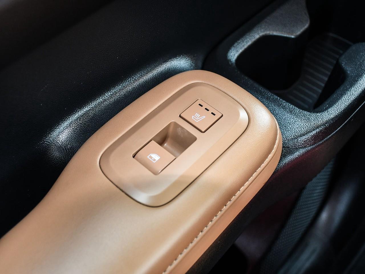 2024 Hyundai Santa Fe HEV Ultimate Calligraphy NHL Special Edition NAV | SUNROOF | HTD SEATS | HTD REAR SEATS Photo