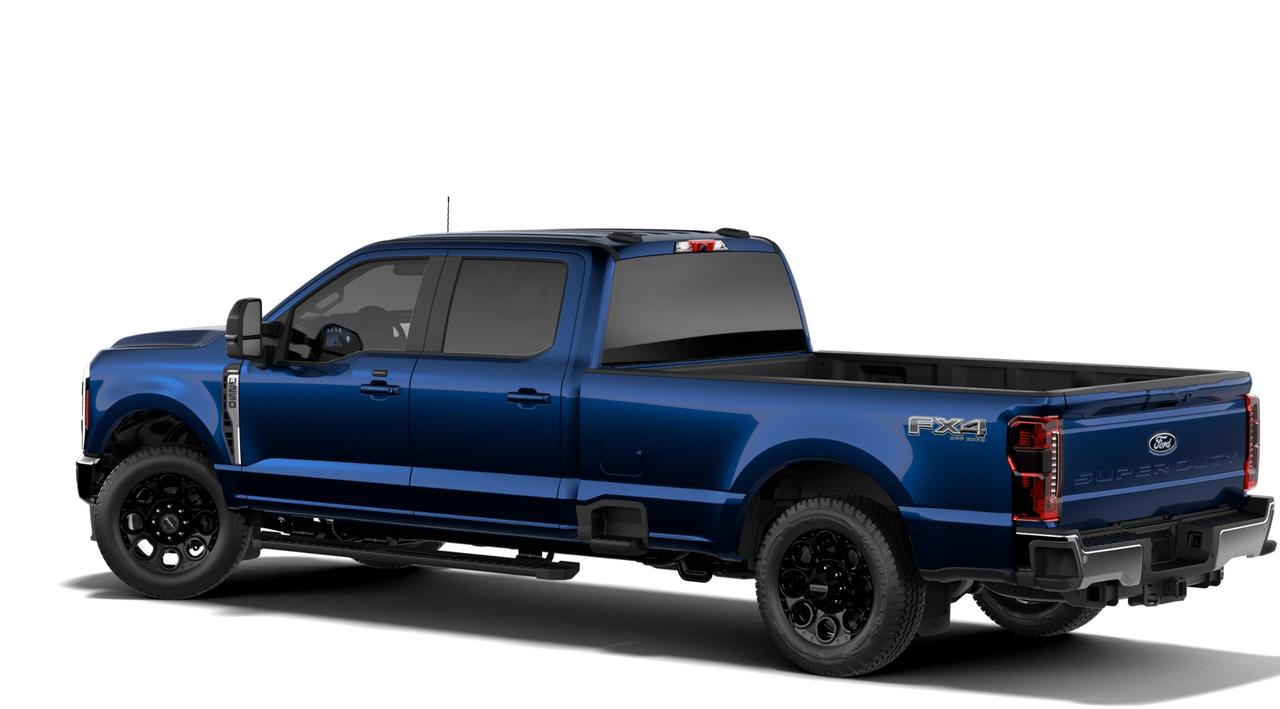 2027 Ford F-250 4X4 Crew Cab Pickup/ Photo1