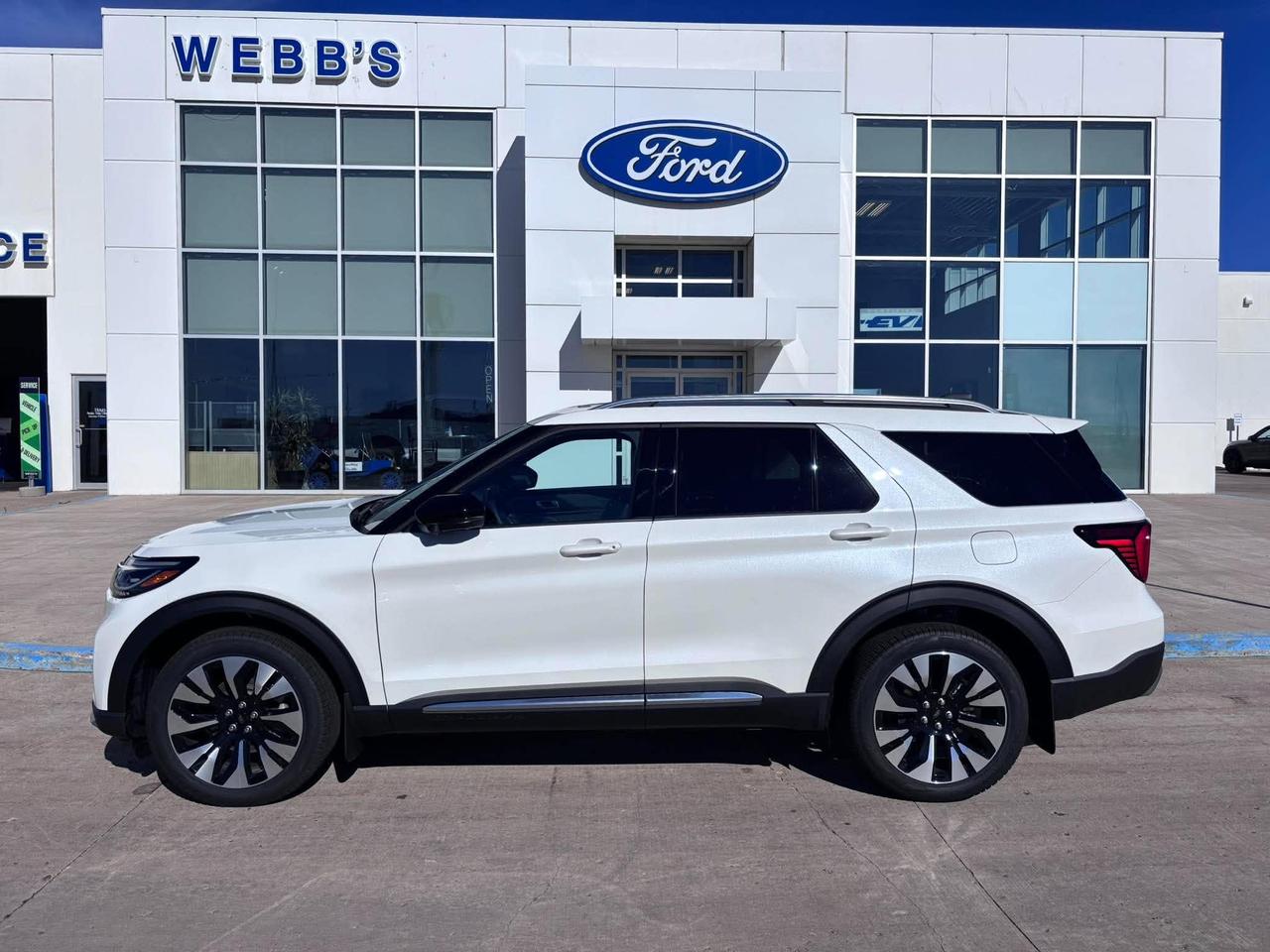 2027 Ford Explorer Platinum 4WD Photo4